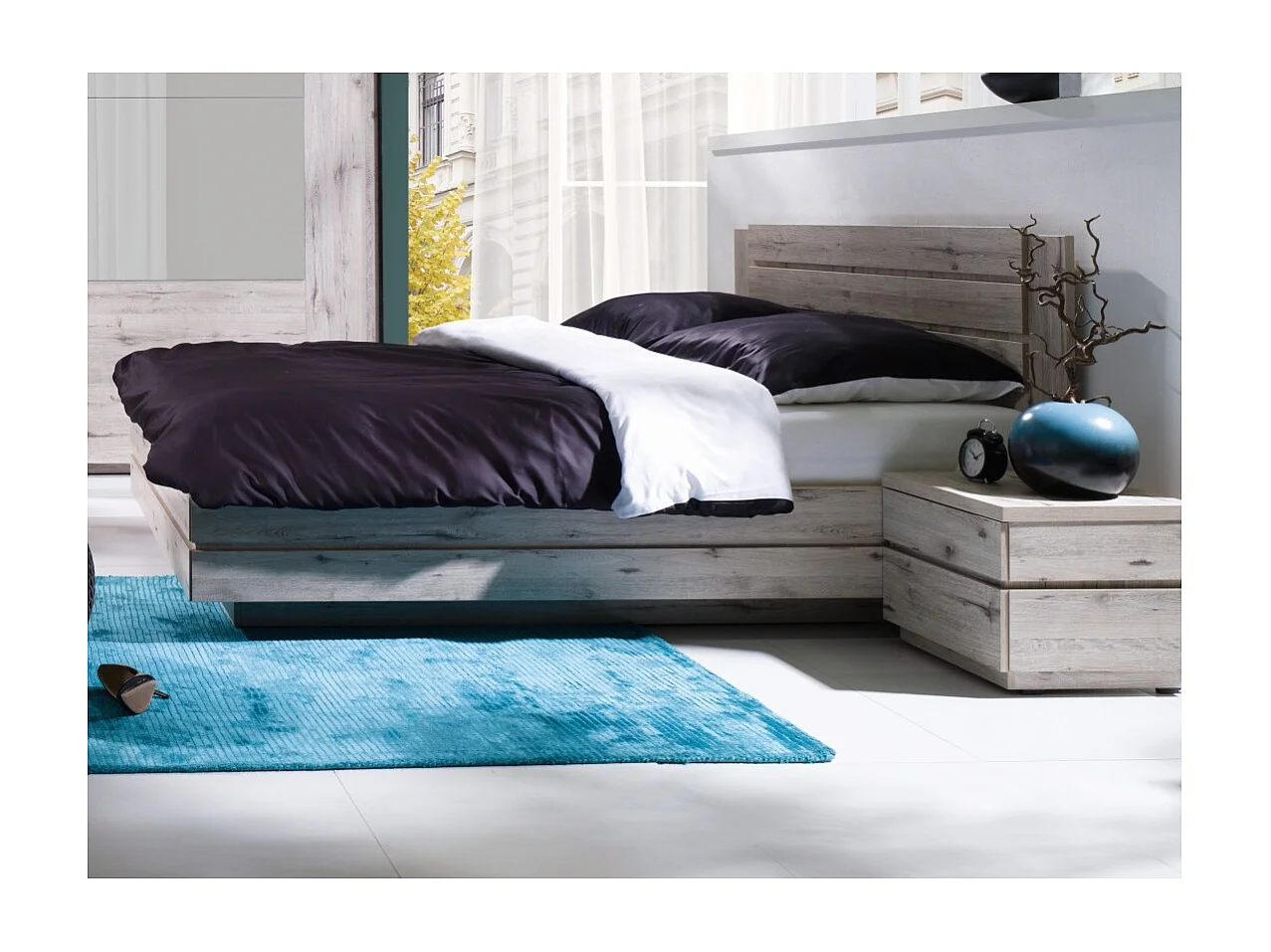 Conjunto RICCARDO para quarto. Cama baú 180 e estrado.