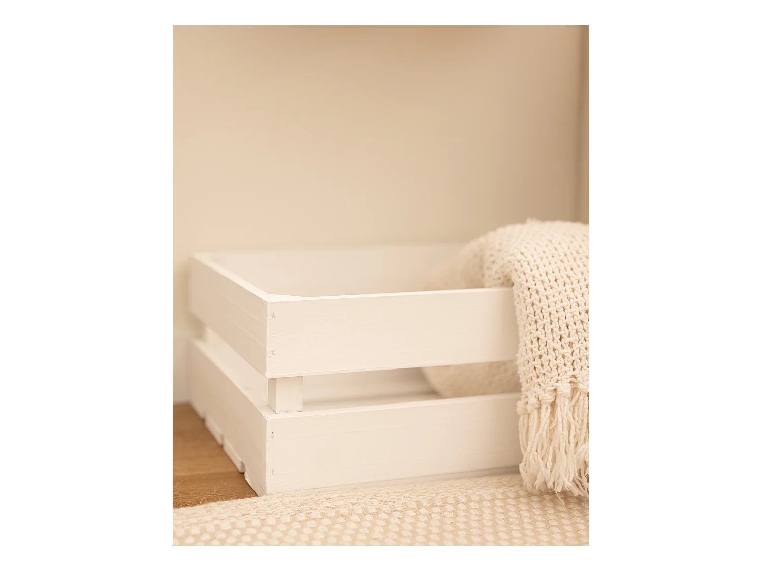 Caja de madera maciza en tono blanco de 49x30,5x17,5cm - BOX - DECOWOOD
