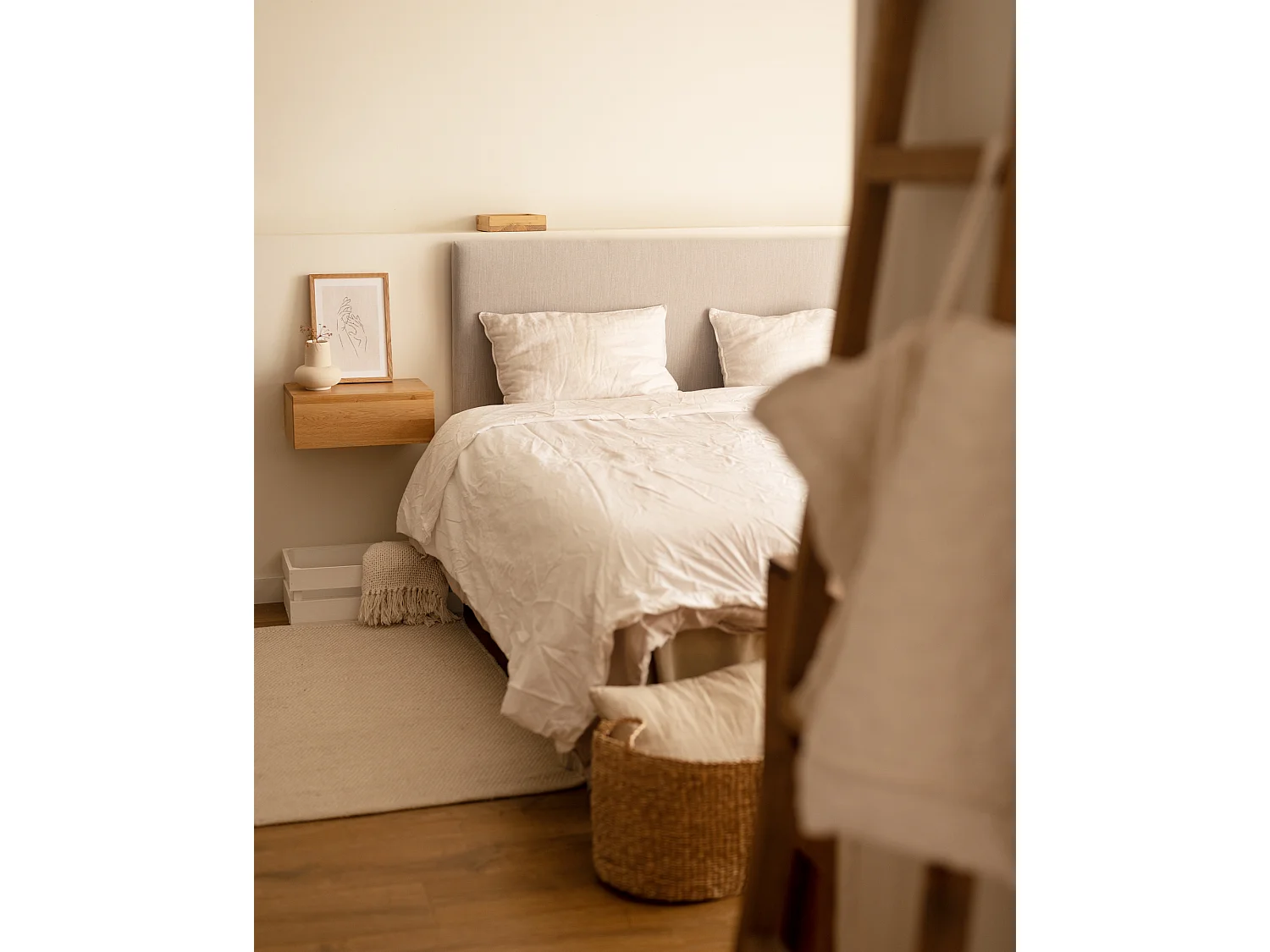 Caja de madera maciza en tono blanco de 49x30,5x17,5cm - BOX - DECOWOOD