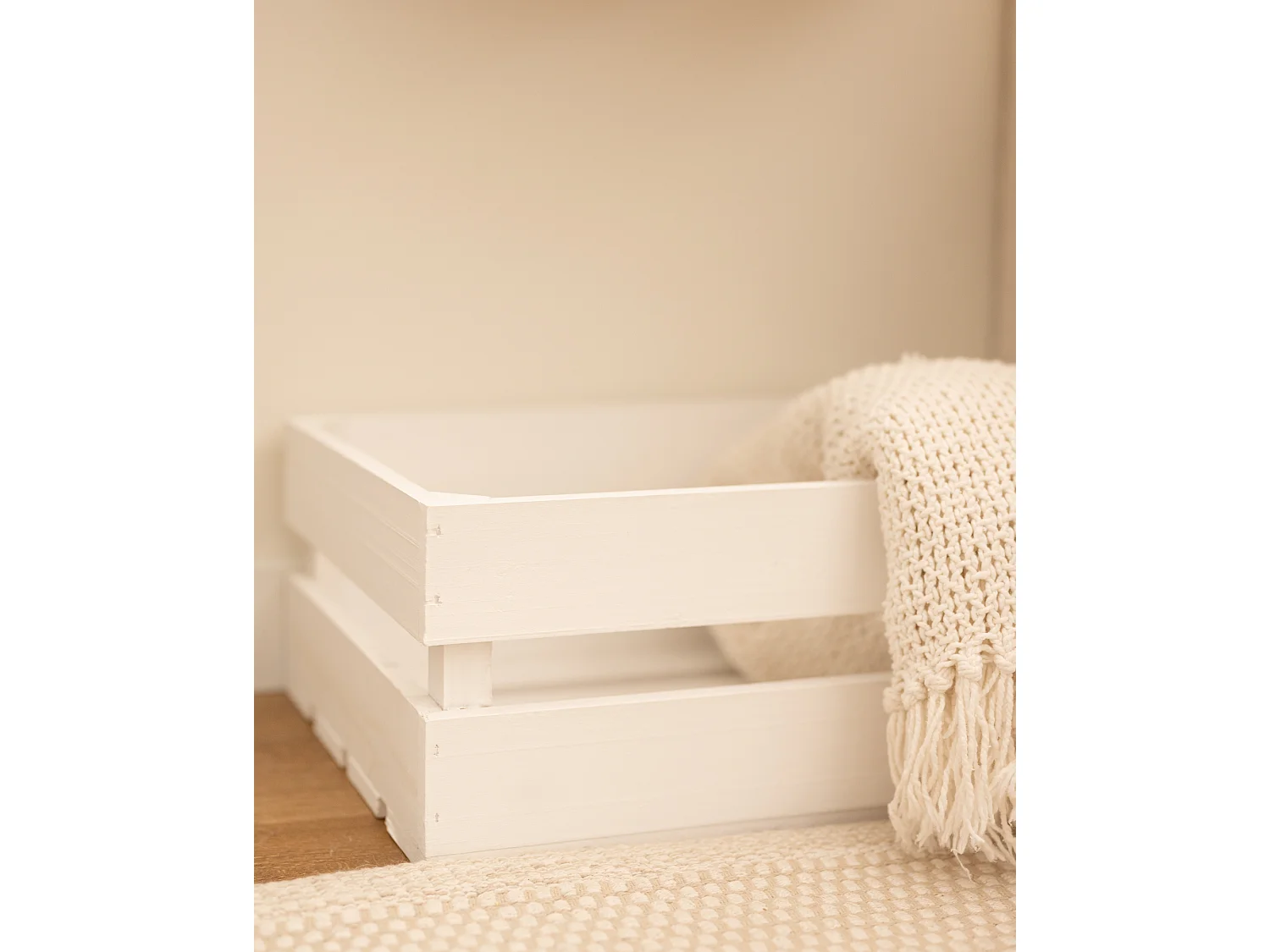 Caja de madera maciza en tono blanco de 49x30,5x17,5cm - BOX - DECOWOOD