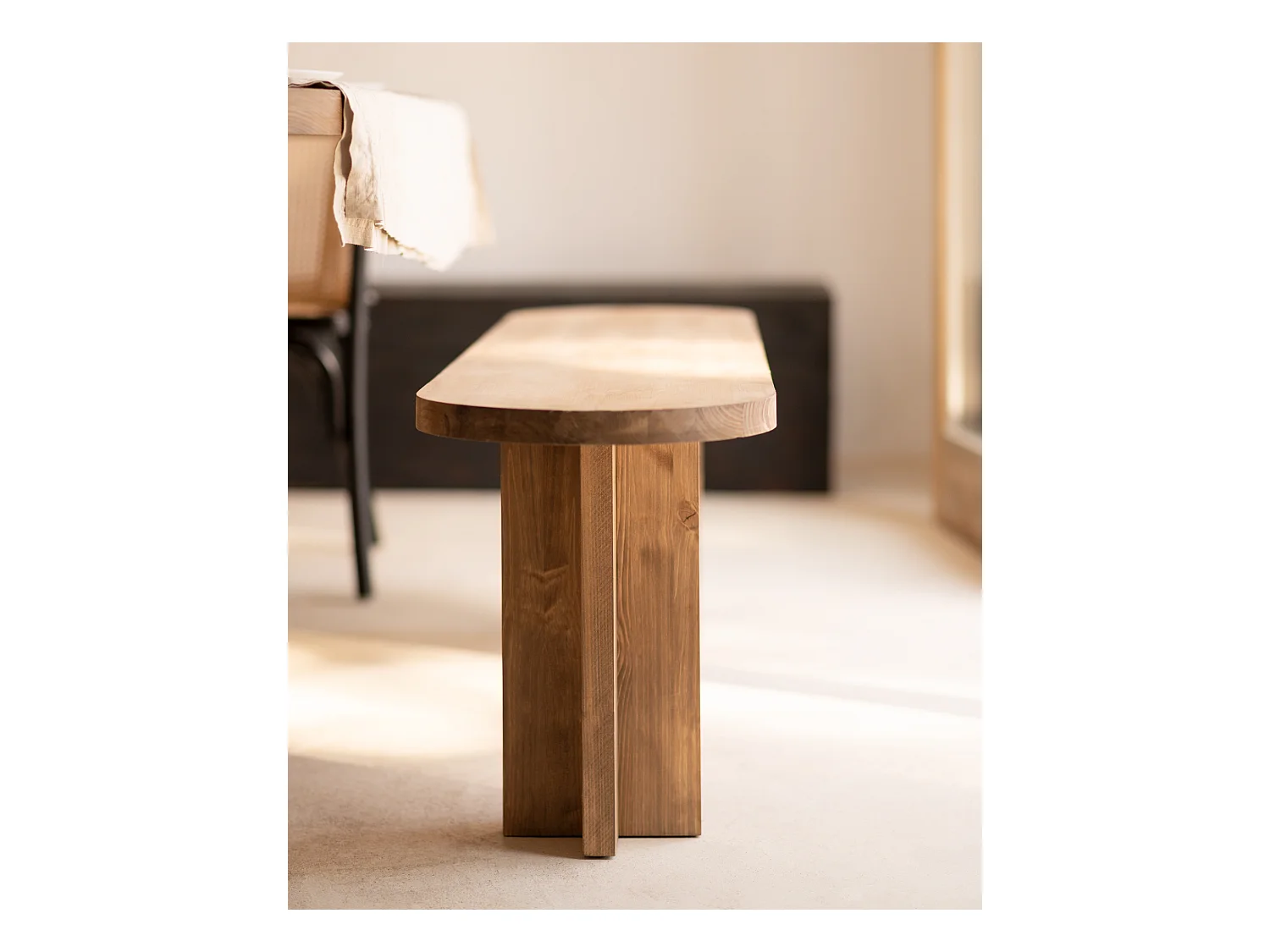 Banco de madera de abeto ovalado Decowood para interiores en color roble oscuro de 140x45cm - TOKYO - DECOWOOD