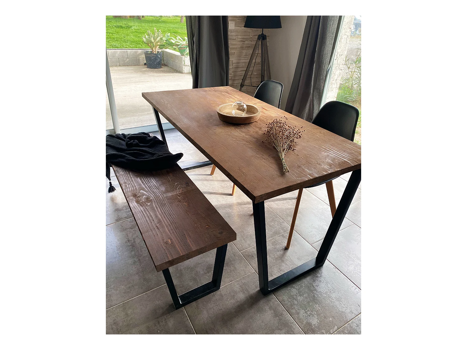 Banco de madera de pino rectangular Decowood para interiores en color roble oscuro con patas de hierro negras de 140cm estilo industrial - GALA - DECOWOOD