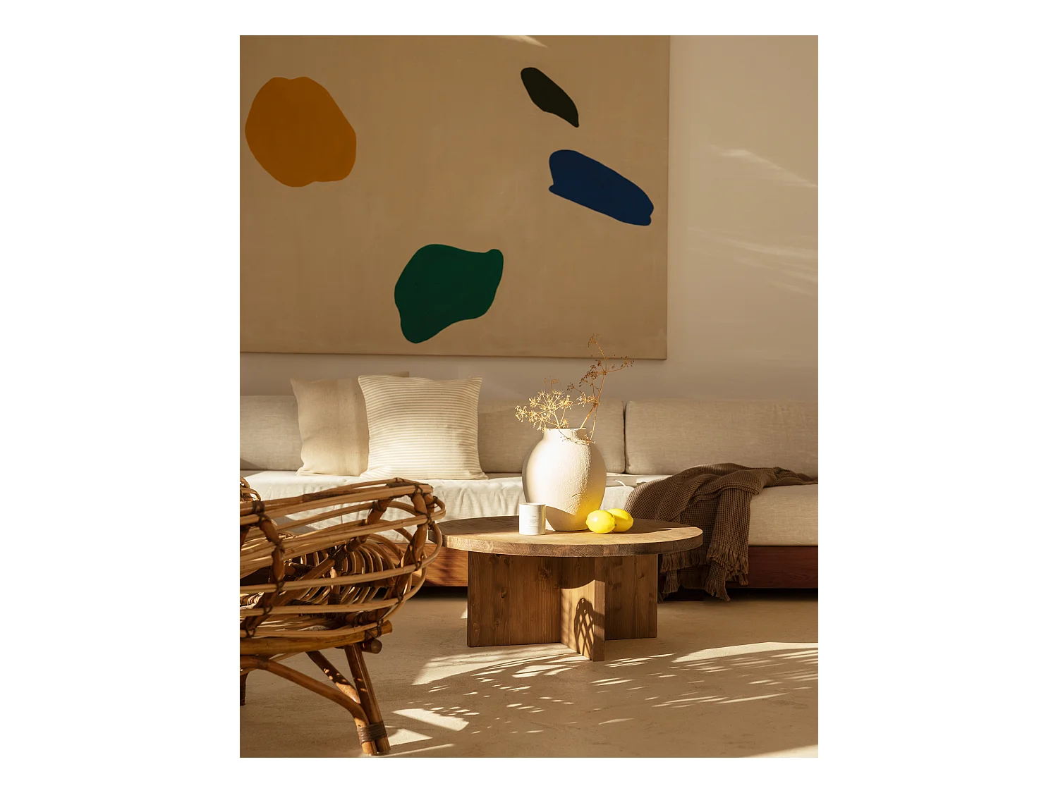 Tavolo basso rotondo in legno massello in tono marrone Ø80x33,2cm - TOKYO - DECOWOOD