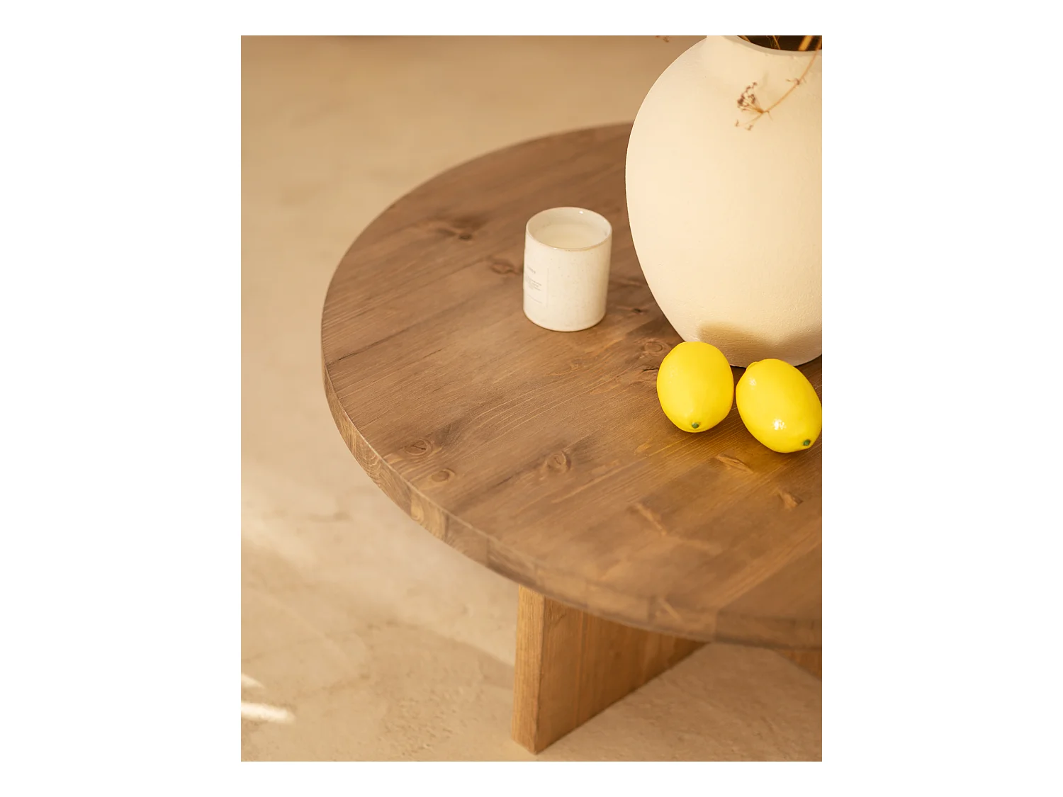 Tavolo basso rotondo in legno massello in tono marrone Ø80x33,2cm - TOKYO - DECOWOOD