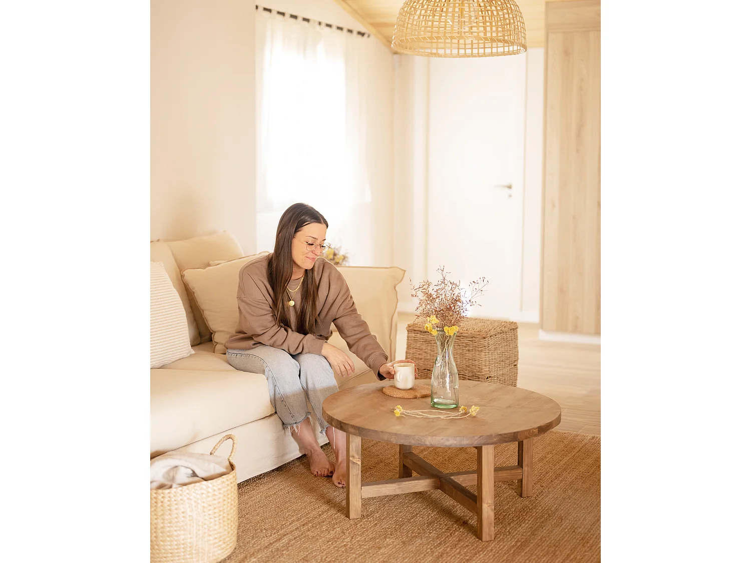 Mesa de centro redonda de madera de abeto Decowood en color roble oscuro de Ø60cm - OLIVIA - DECOWOOD