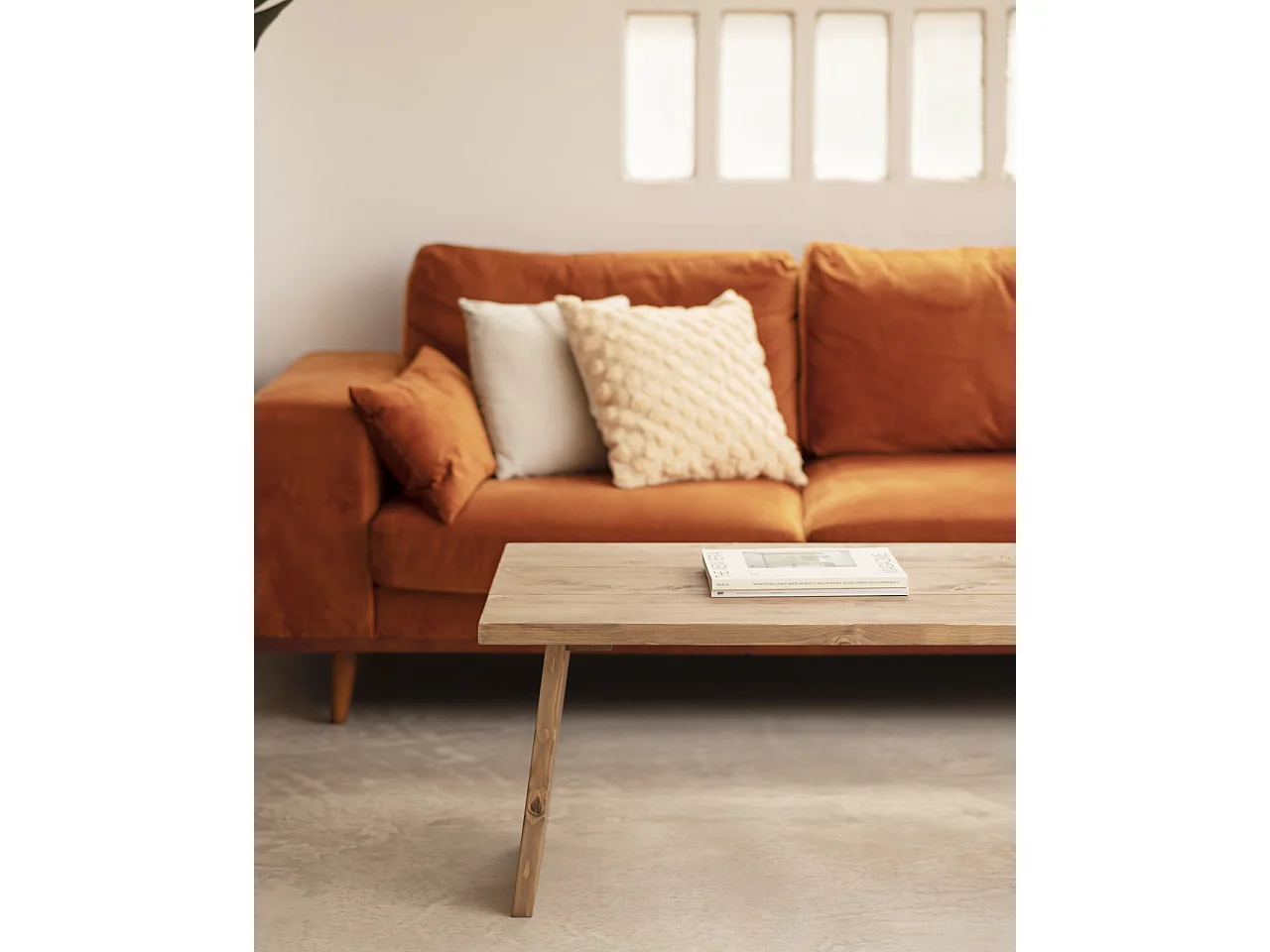 Table basse en bois de pin vieilli 120x45cm - FRIDA - DECOWOOD