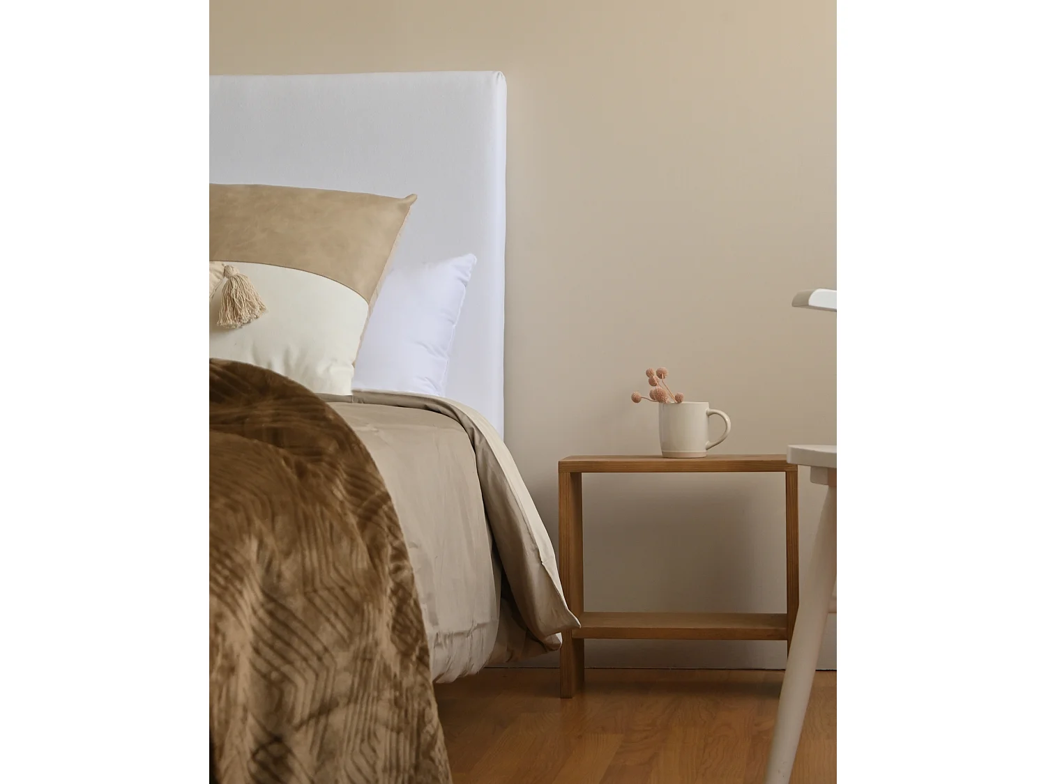 Comodino in legno massello in tono rovere scuro 20x40cm - MELLER - DECOWOOD