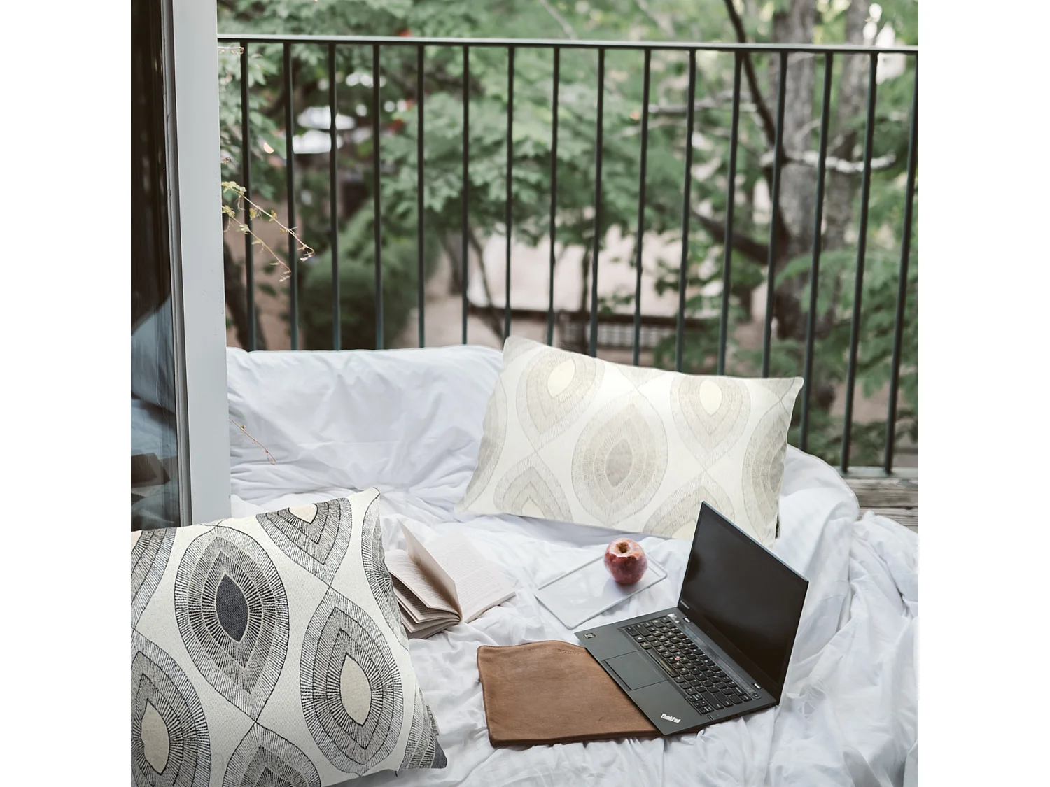 Housse de coussin 80x100 cm MAMA Lin/Noir