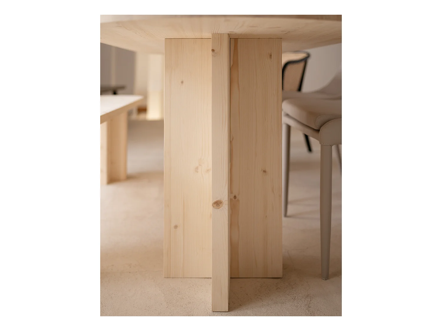 Table à manger ovale en bois de sapin naturel 160x75cm - TOKYO - DECOWOOD