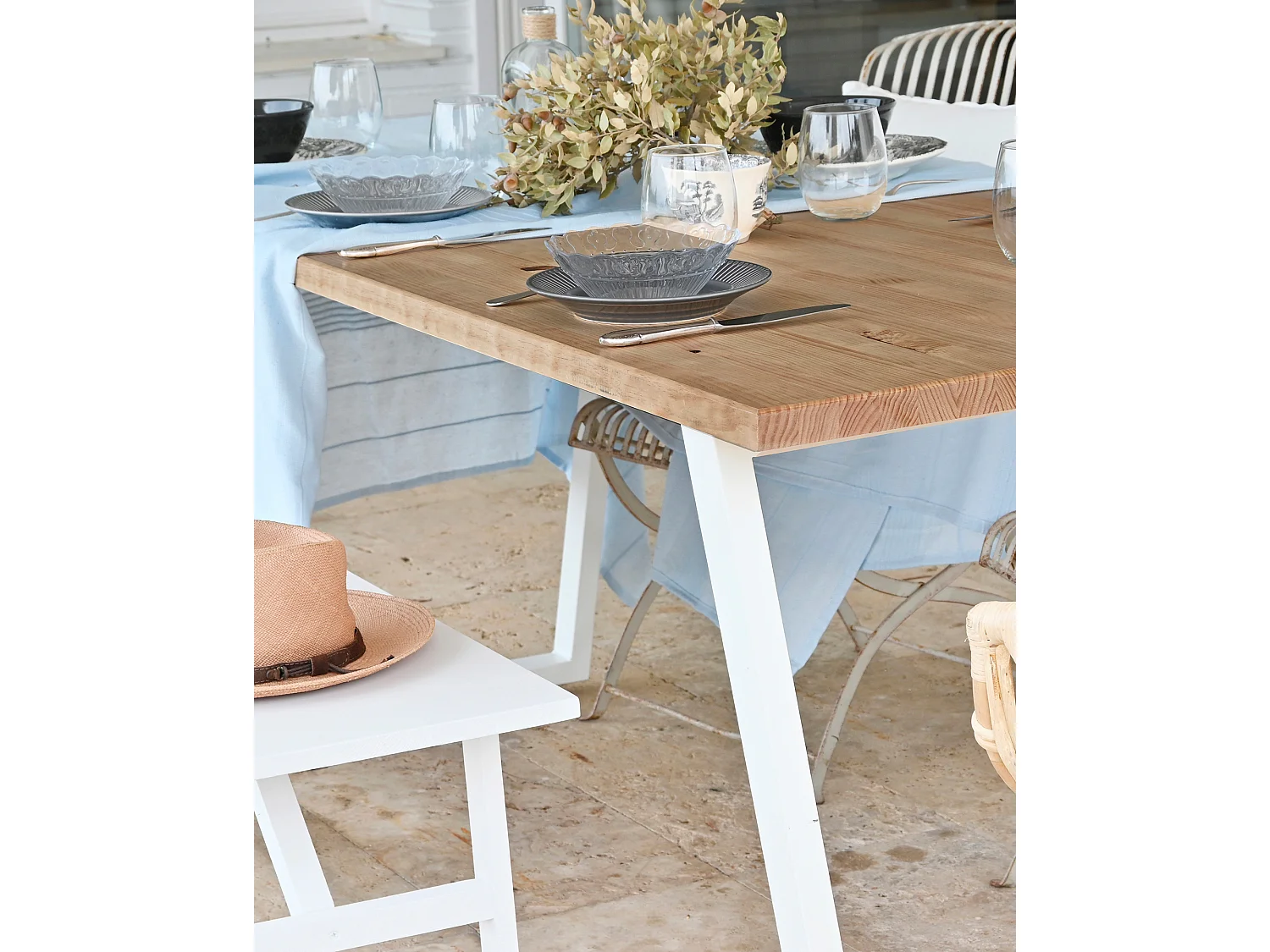 Table à manger en bois de pin et fer vieilli et blanche 140x75cm