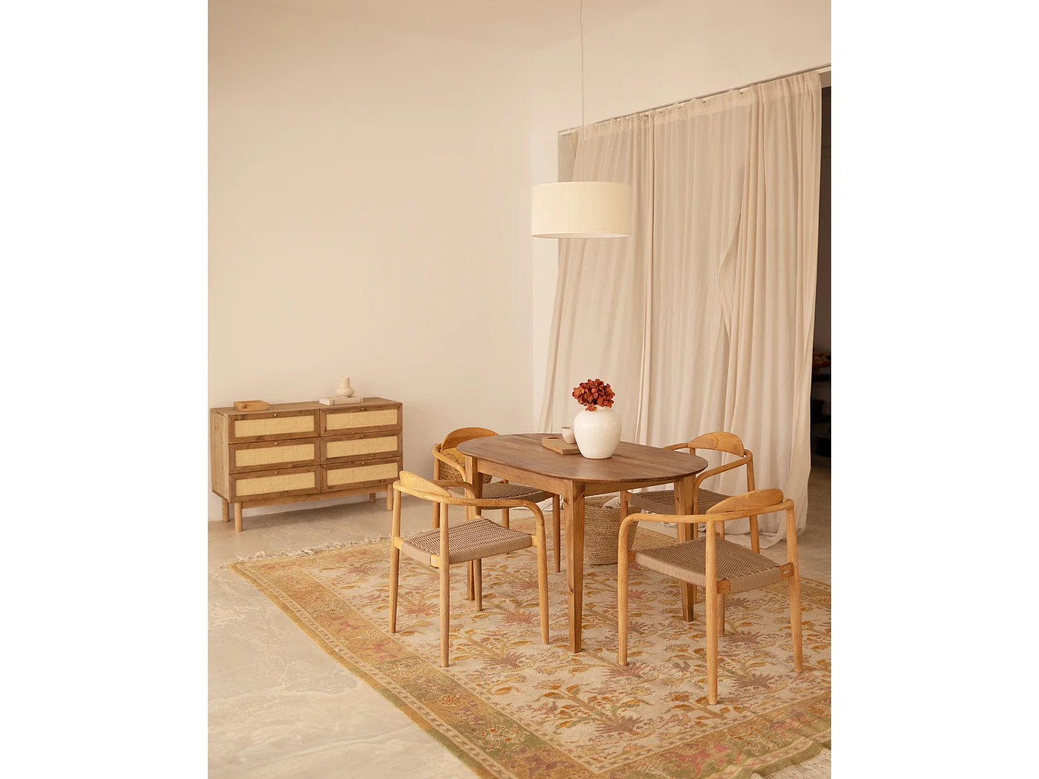 Cómoda de madera maciza y rafia con seis cajones en tono roble oscuro de 76x120cm - FRIDA - DECOWOOD