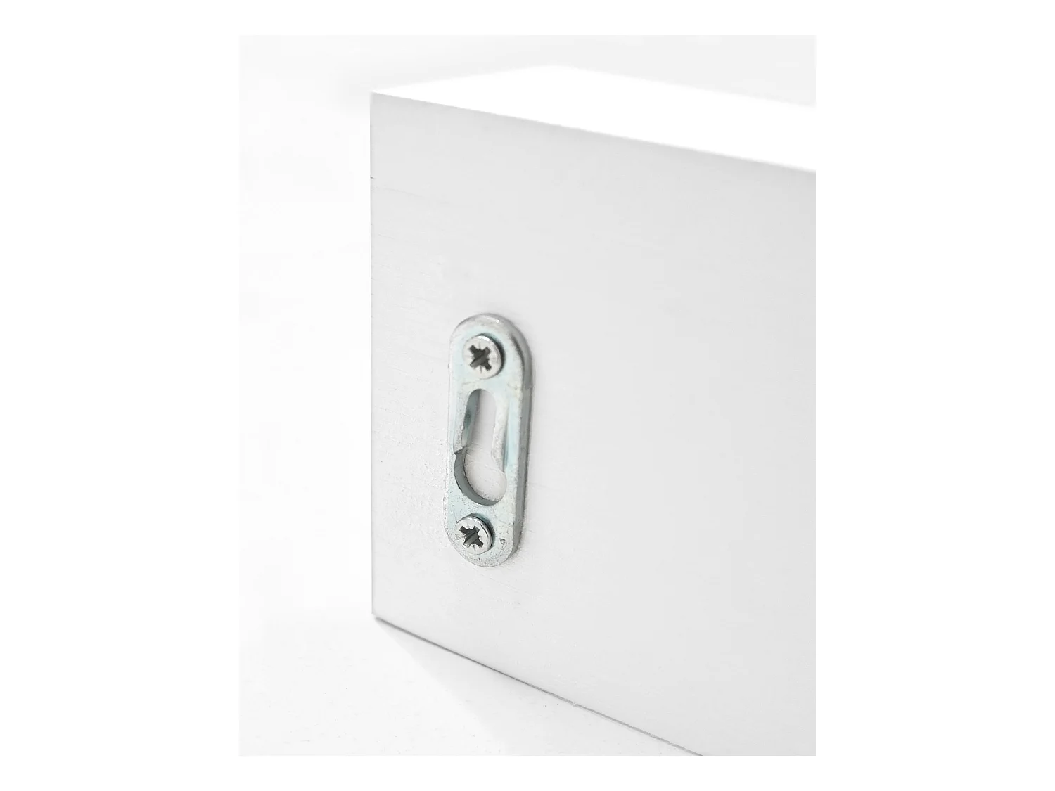 Colgador de pared de madera maciza en tono blanco de 61x9,5cm - KATE - DECOWOOD