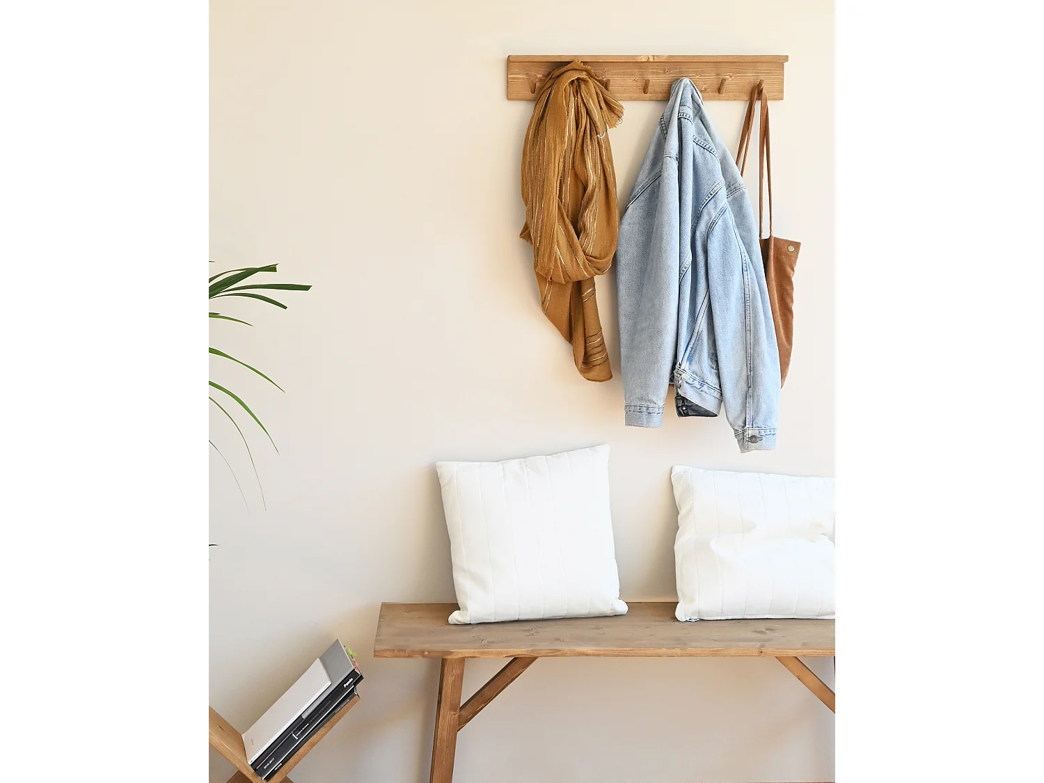 Porte-manteau mural en bois de sapin vieilli 61x9,5cm - KATE - DECOWOOD