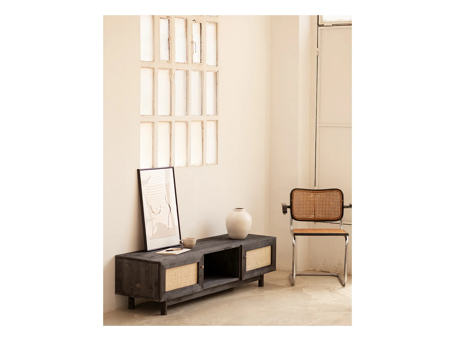 Mobile TV in legno massello a 2 ante in tono nero 150x40cm - FRIDA - DECOWOOD