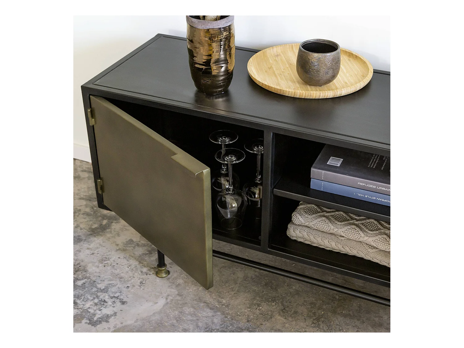 Meuble TV en laiton et métal Janelle