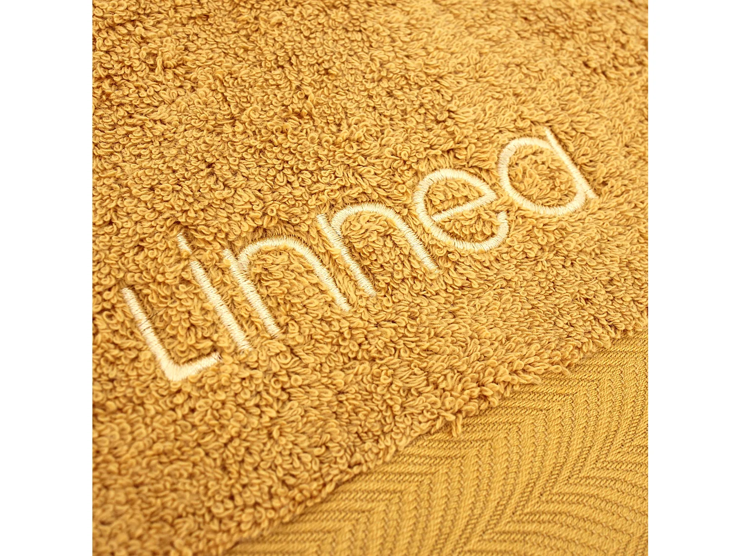 Lot ROYAL CRESENT Serviette brodée Linnea 50x100 + gant assorti jaune Quartz