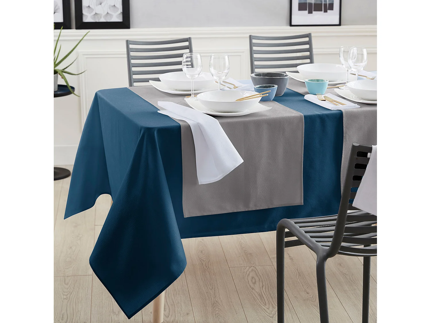 Nappe carrée 175x175 cm Jacquard coton CUBE bleu Cobalt
