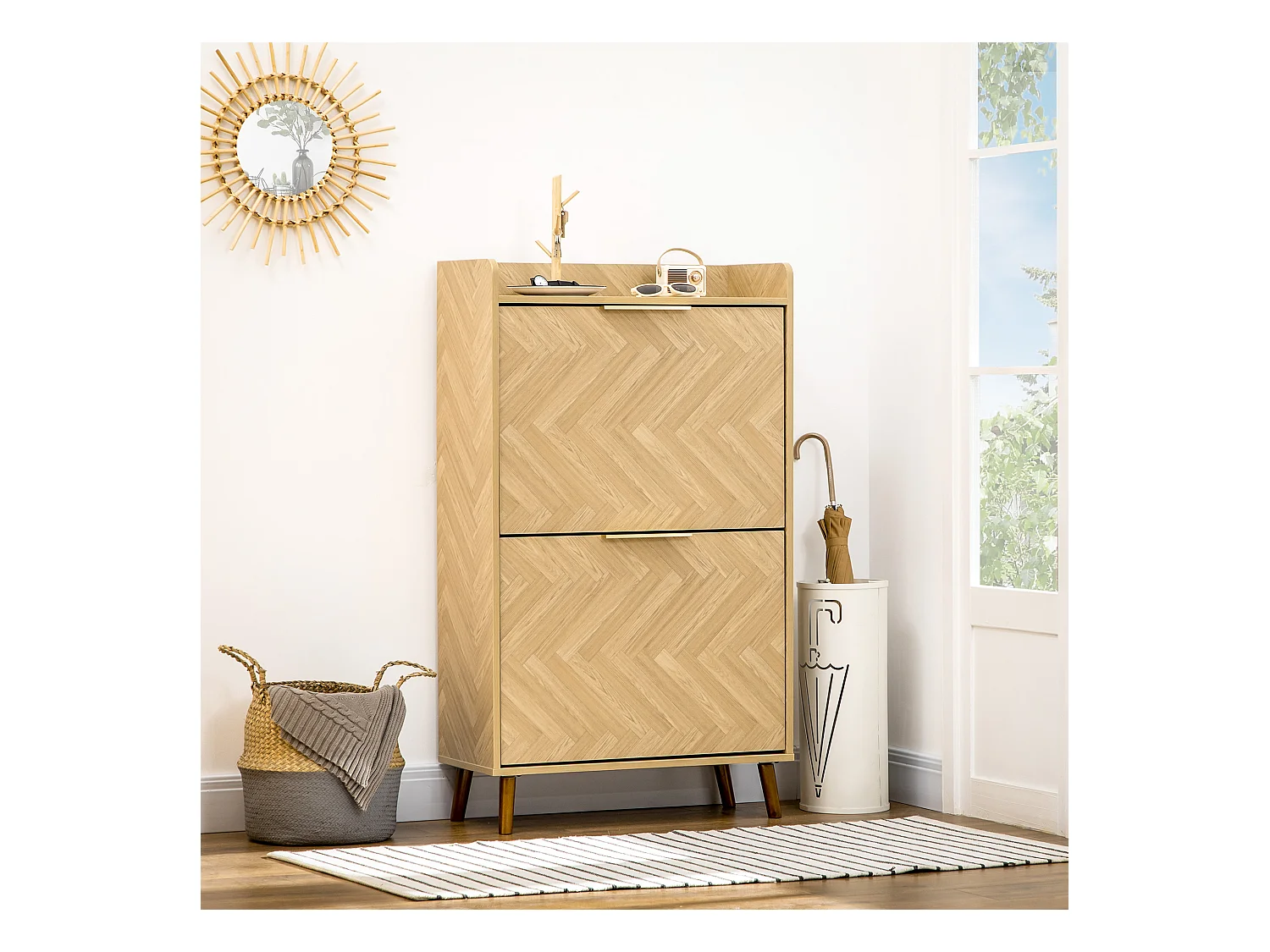 Meuble à chaussures design scandinave 2 portes abattantes 3 étagères piètement effilé incliné bois hévéa panneaux aspect chêne clair chevrons