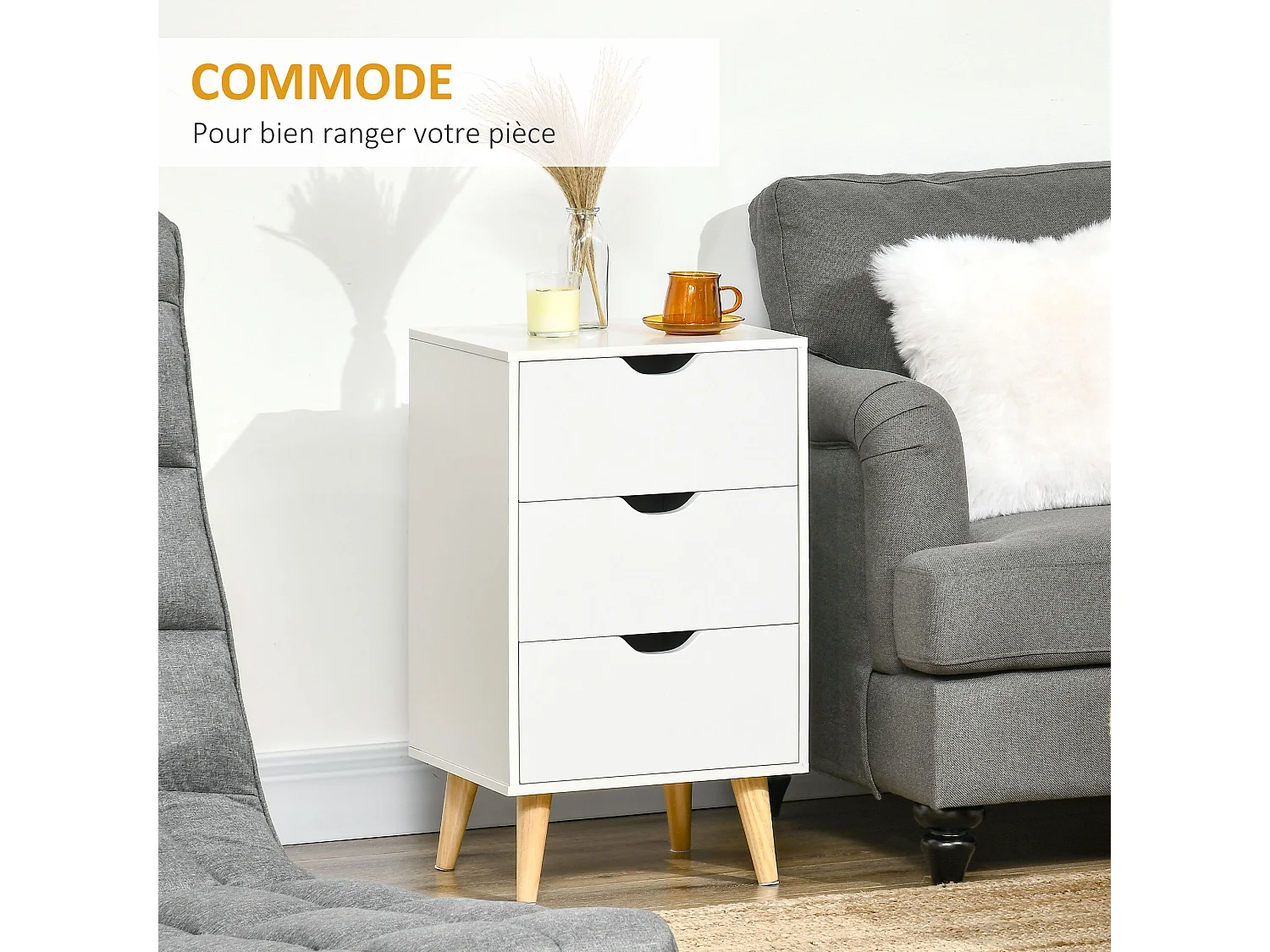 Meuble de rangement chiffonnier 3 tiroirs design scandinave piètement effilé incliné bois pin panneaux blanc