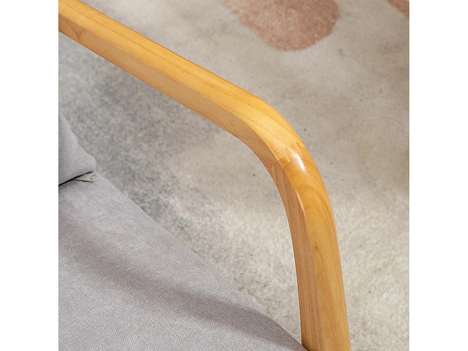 Fauteuil lounge - 3 coussins inclus - assise profonde - accoudoirs - structure bois hévéa - aspect velours gris