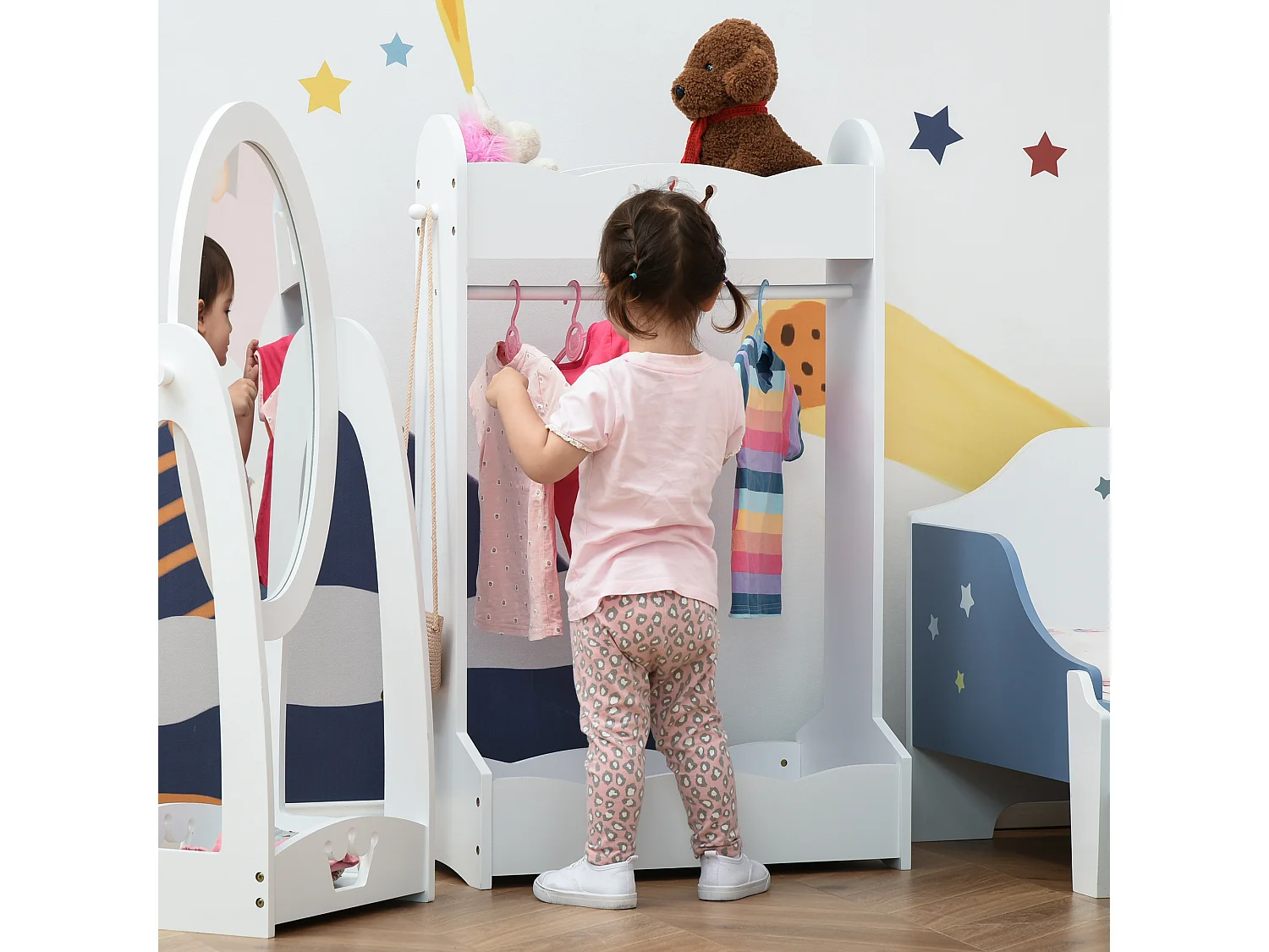 Portant enfant - penderie enfant - design couronne - 2 étagères de rangement, patère - dim. 63L x 37l x 103H cm - MDF pin blanc