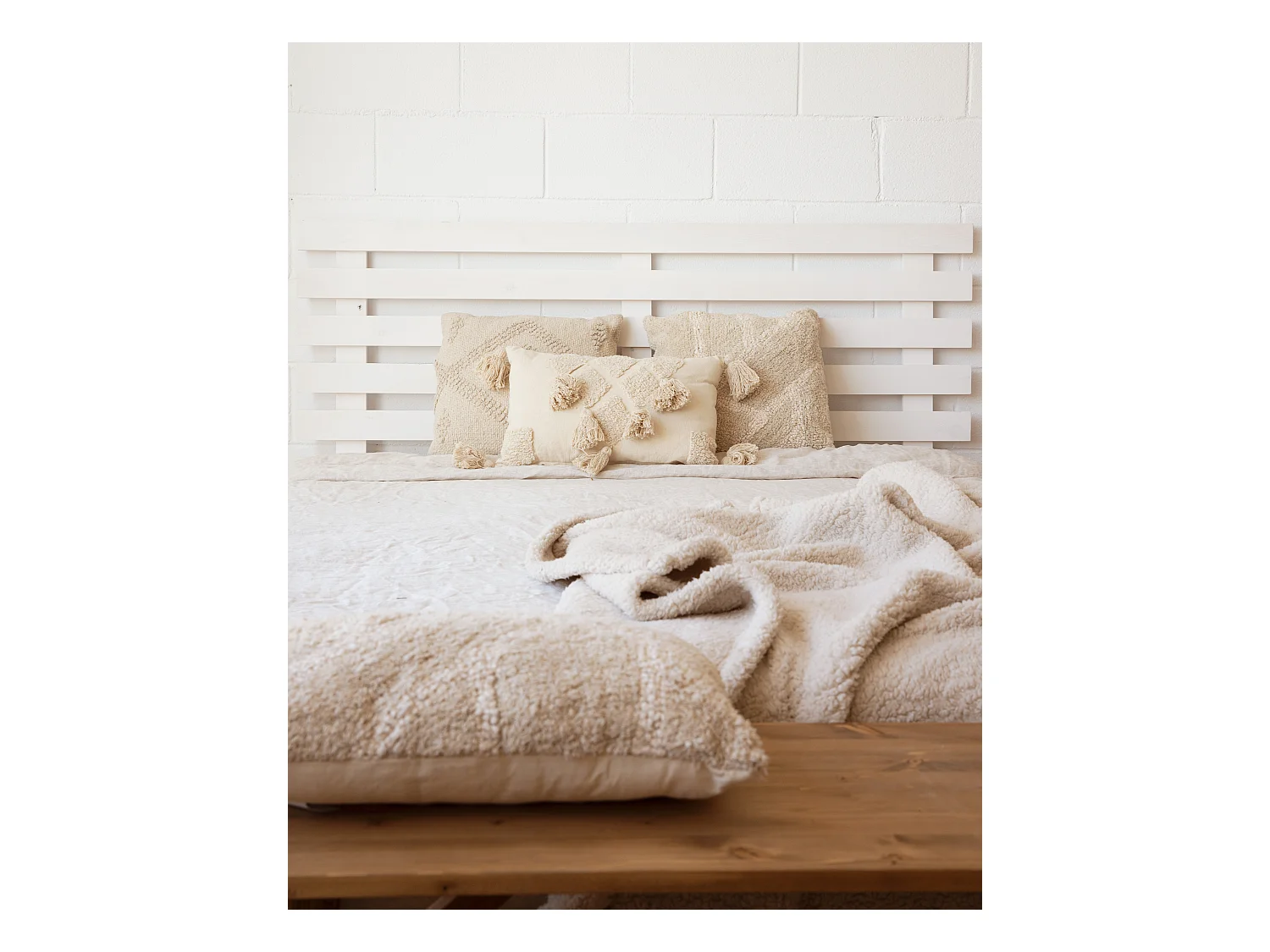 Testata del letto in legno in tono bianco 140x73cm - BRUMA - DECOWOOD