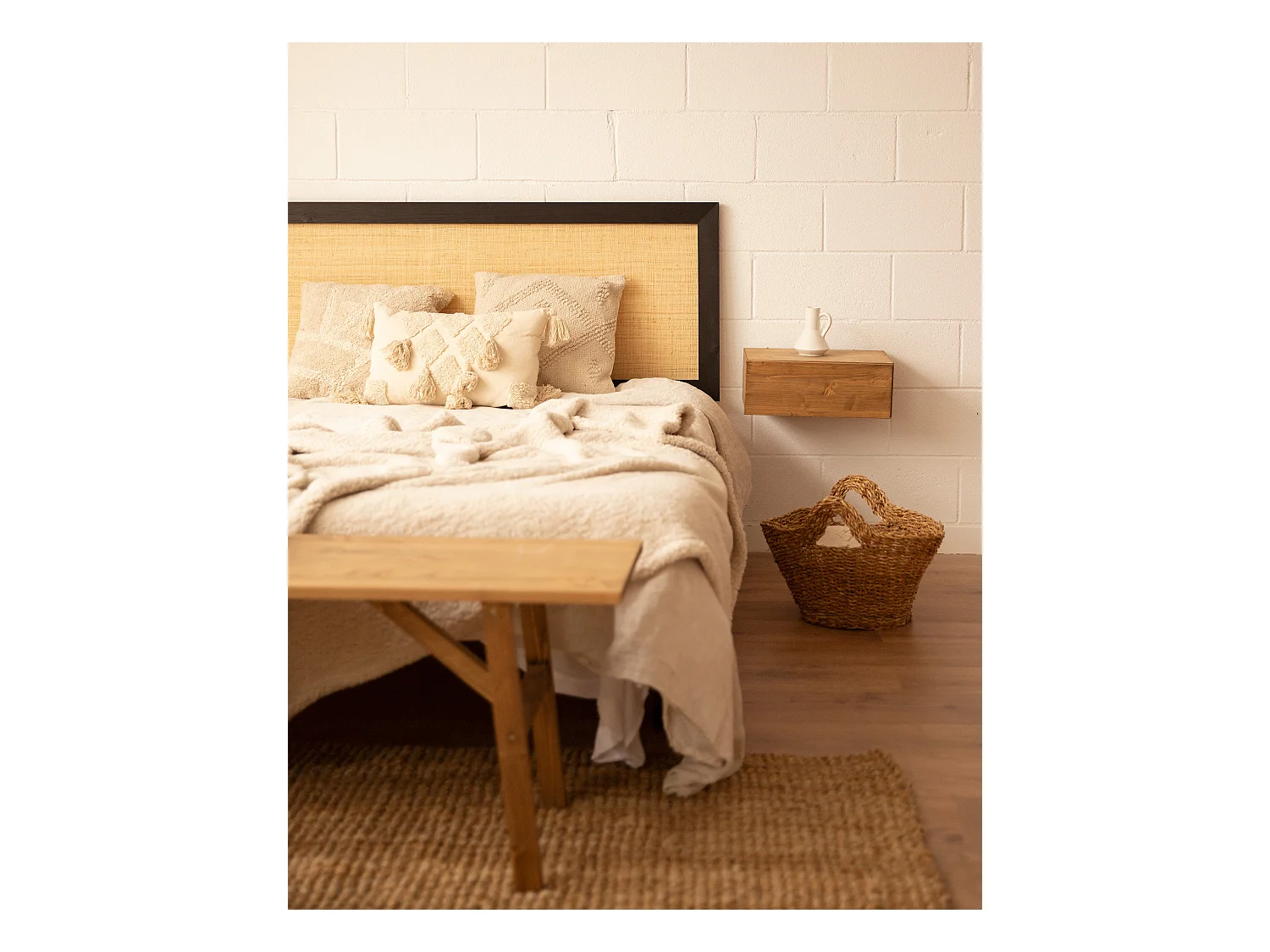 Testiera del letto in legno massello e rafia in tono nero 160x60cm - ELLEN RAFIA - DECOWOOD