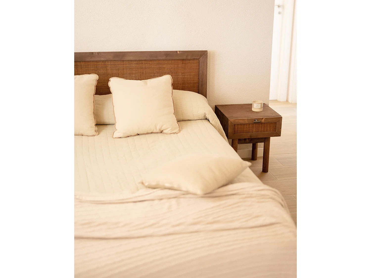 Tête de lit en bois de pin et raphia marron 140x60cm - OLIVIA - DECOWOOD