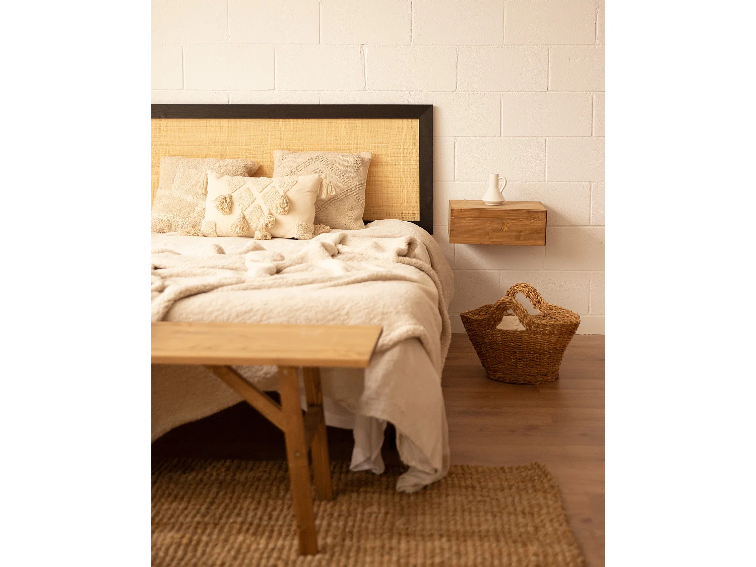 Testiera del letto in legno massello e rafia in tono nero 180x60cm - ELLEN RAFIA - DECOWOOD