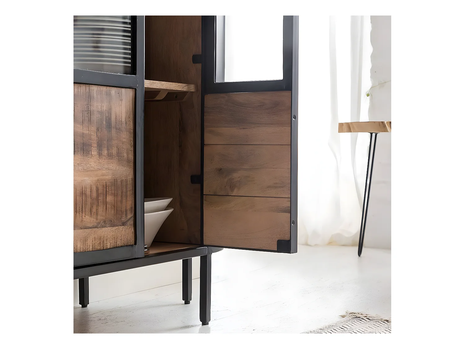 Vitrine en métal et bois de manguier Achille