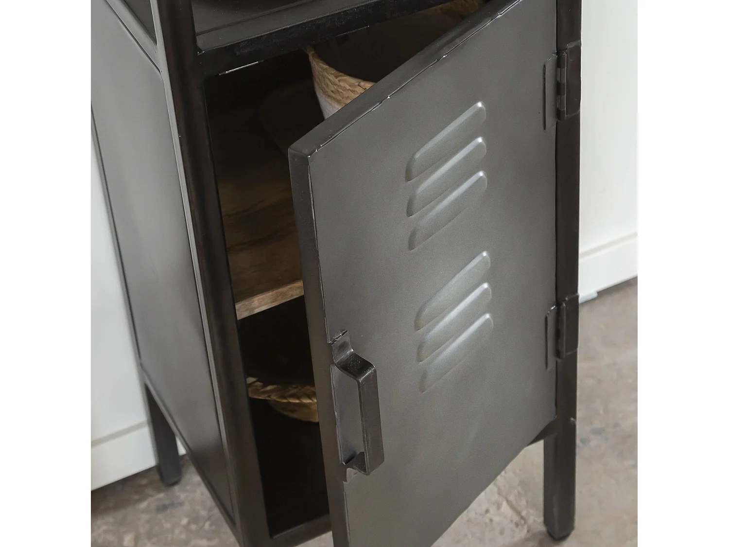 Petite colonne en métal noir Abel