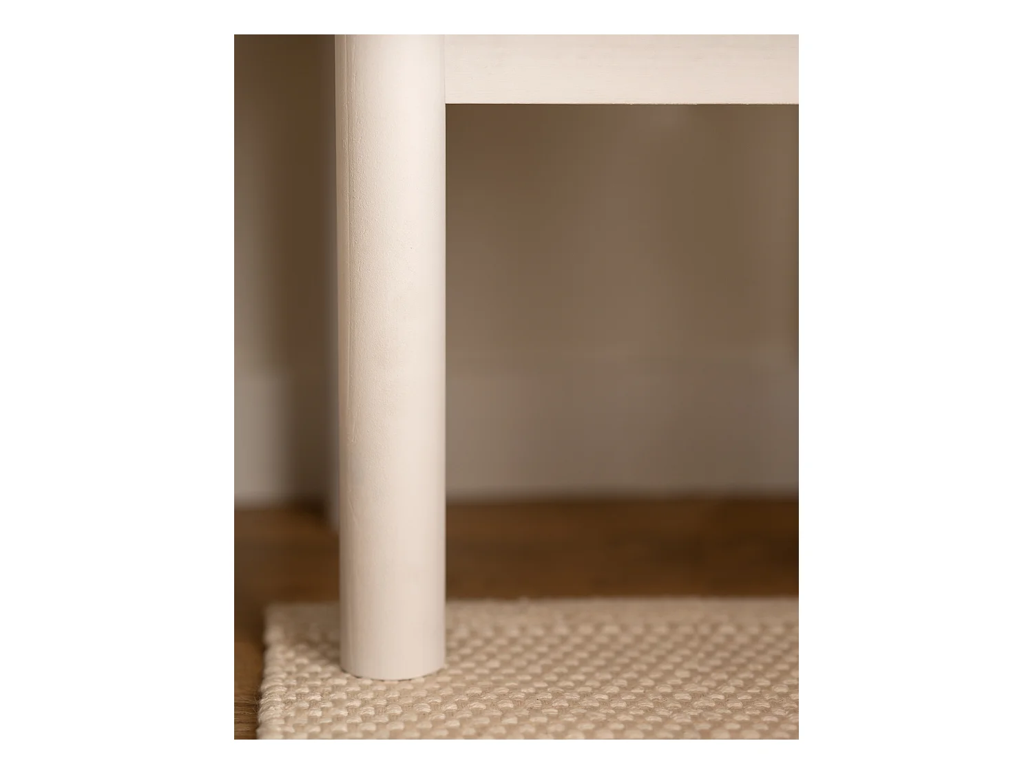 Mesita de noche de madera de abeto maciza y lino Decowood con cajón en color blanco de 40x45cm - LINEN - DECOWOOD