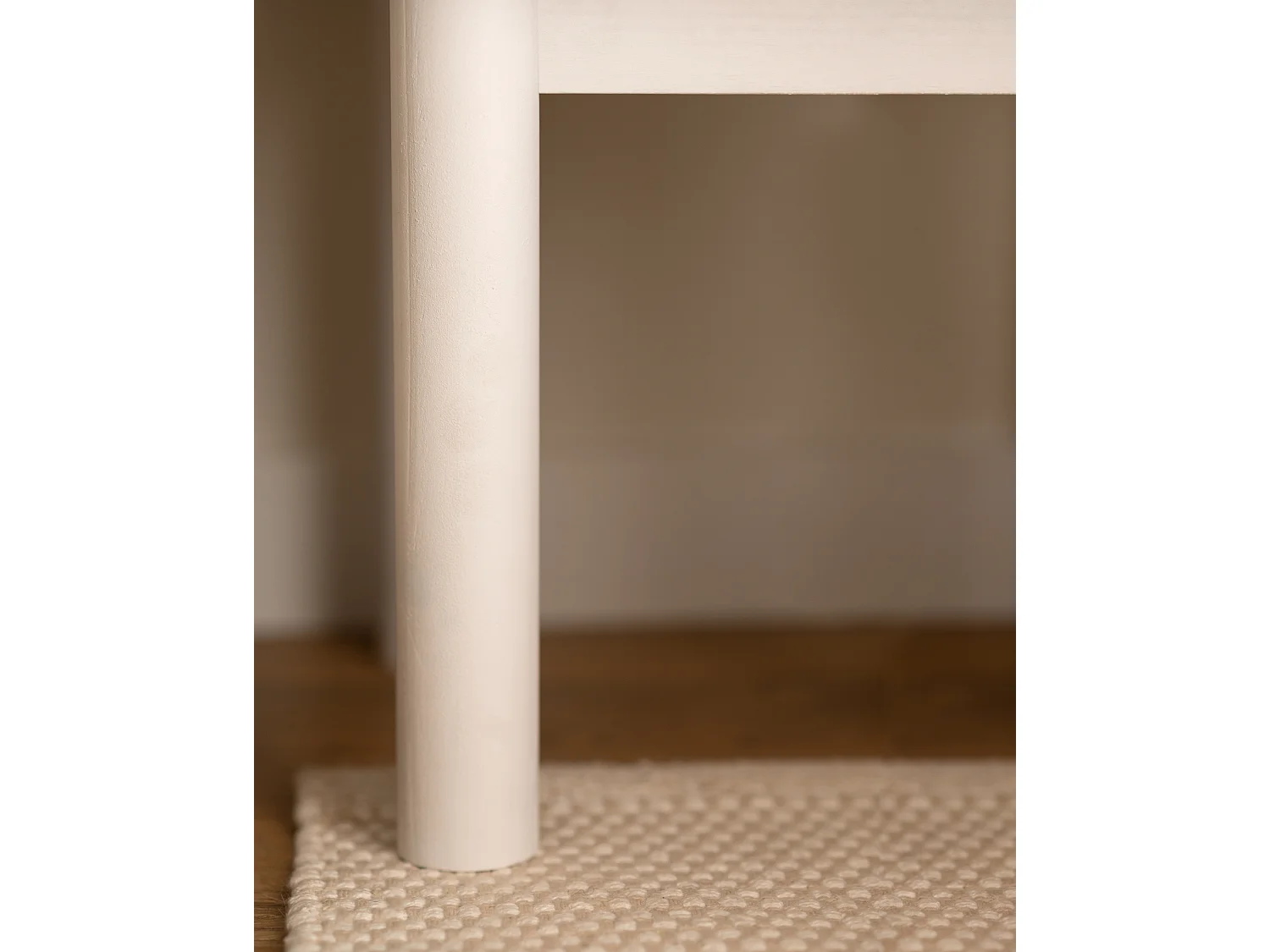 Table de chevet en bois de sapin blanche 40x45cm - LINEN - DECOWOOD