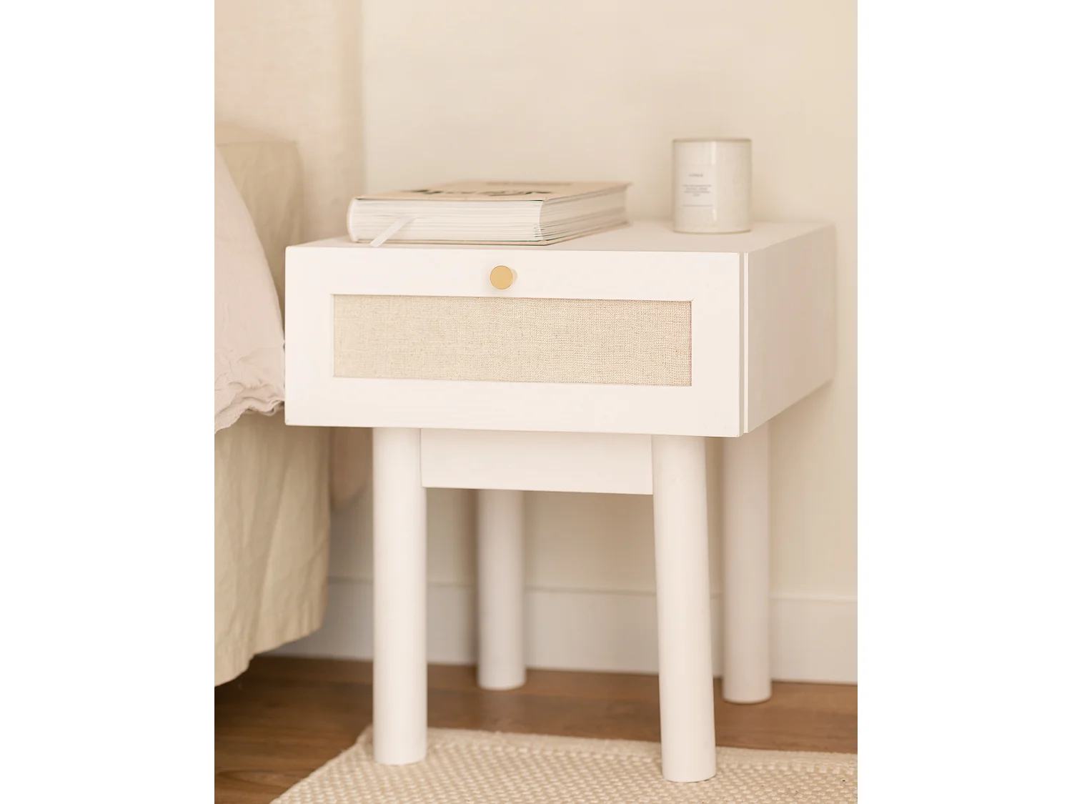 Table de chevet en bois de sapin blanche 40x45cm - LINEN - DECOWOOD