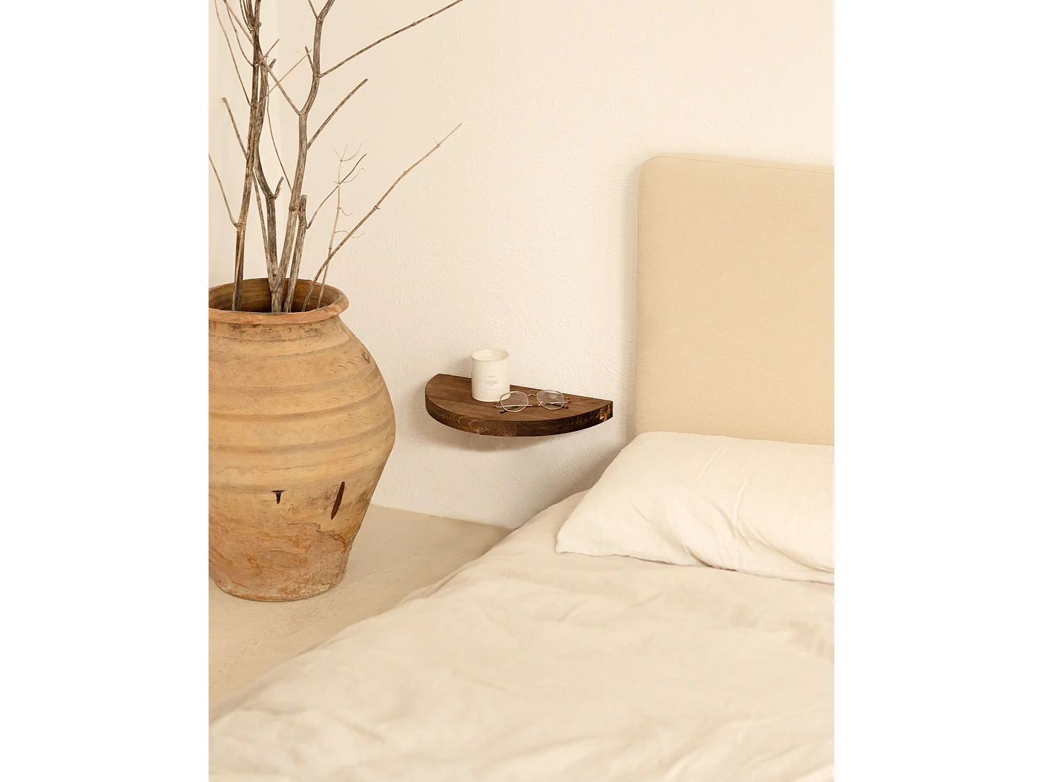 Comodino in legno massello in tono noce 40x3,2cm - TOKYO - DECOWOOD