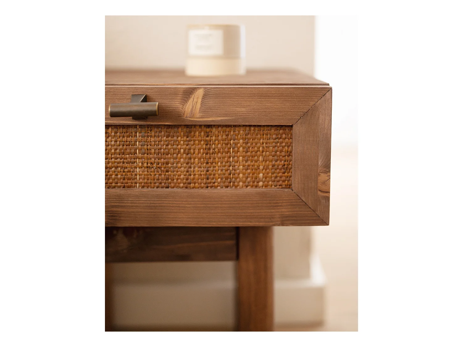 Comodino 1 cassetto in legno massello in tono noce 45x40cm - OLIVIA - DECOWOOD