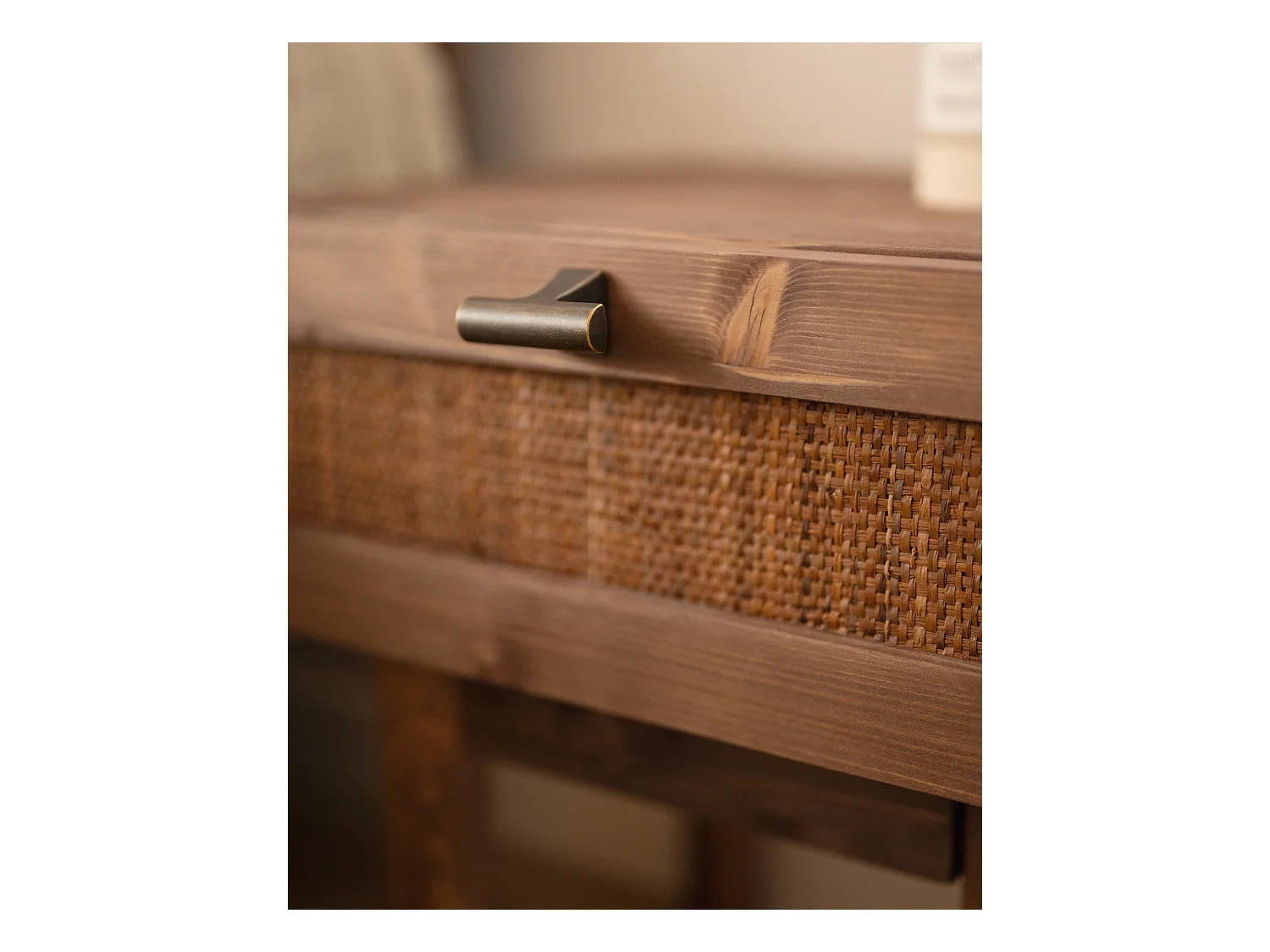 Comodino 1 cassetto in legno massello in tono noce 45x40cm - OLIVIA - DECOWOOD