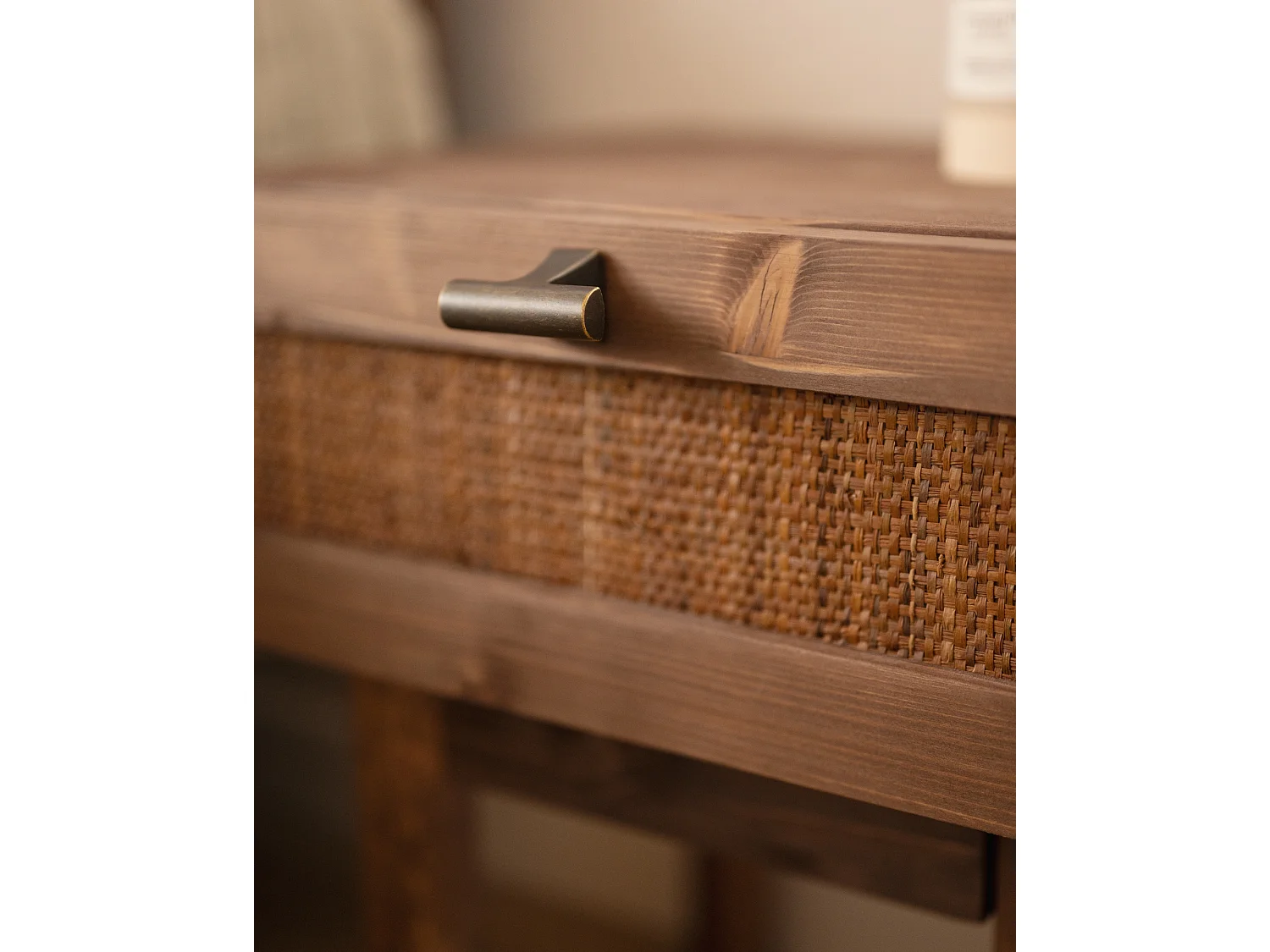 Comodino 1 cassetto in legno massello in tono noce 45x40cm - OLIVIA - DECOWOOD