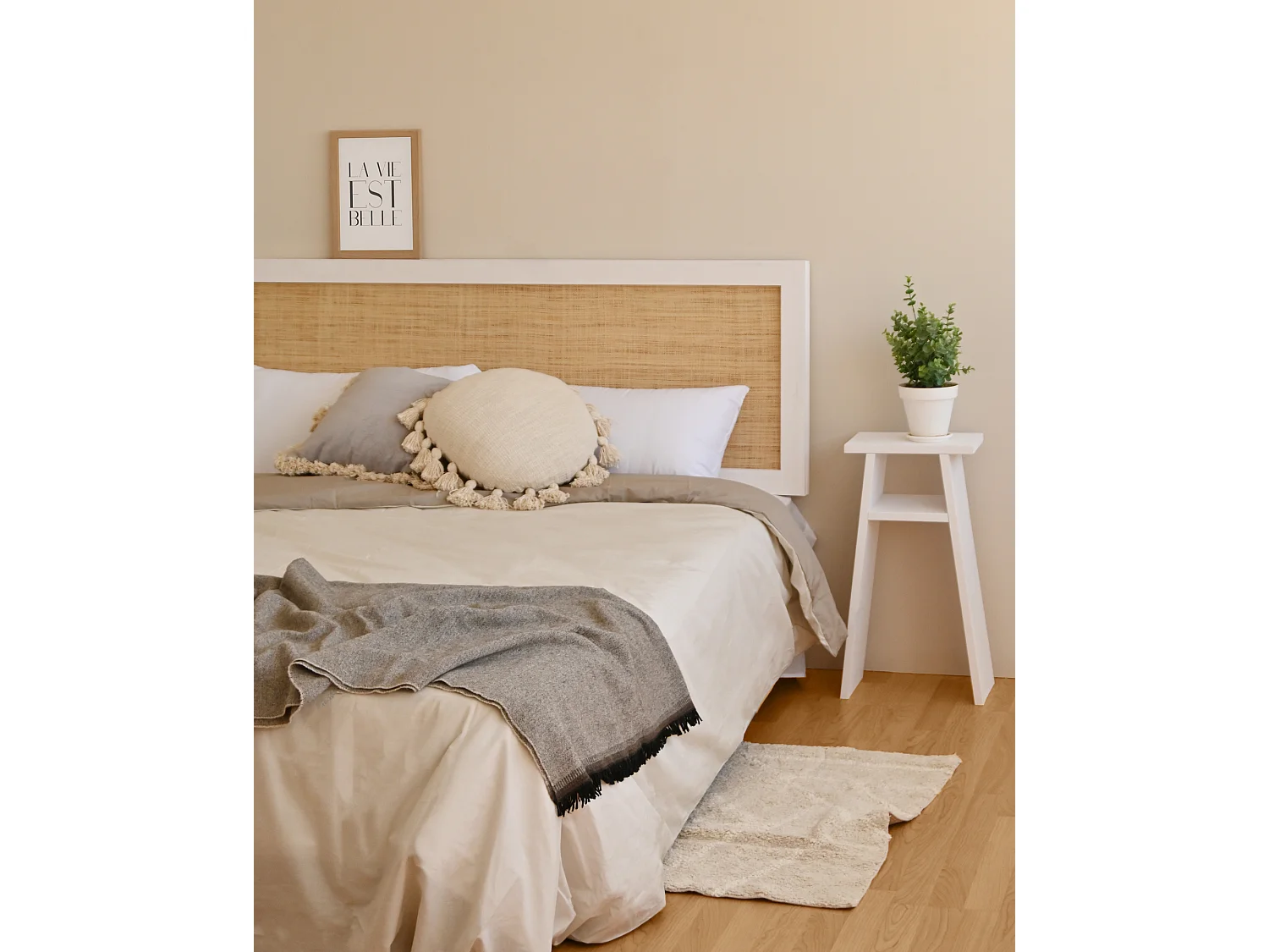 Mesita de noche de madera maciza en tono blanco 20x60cm - ARITZ - DECOWOOD