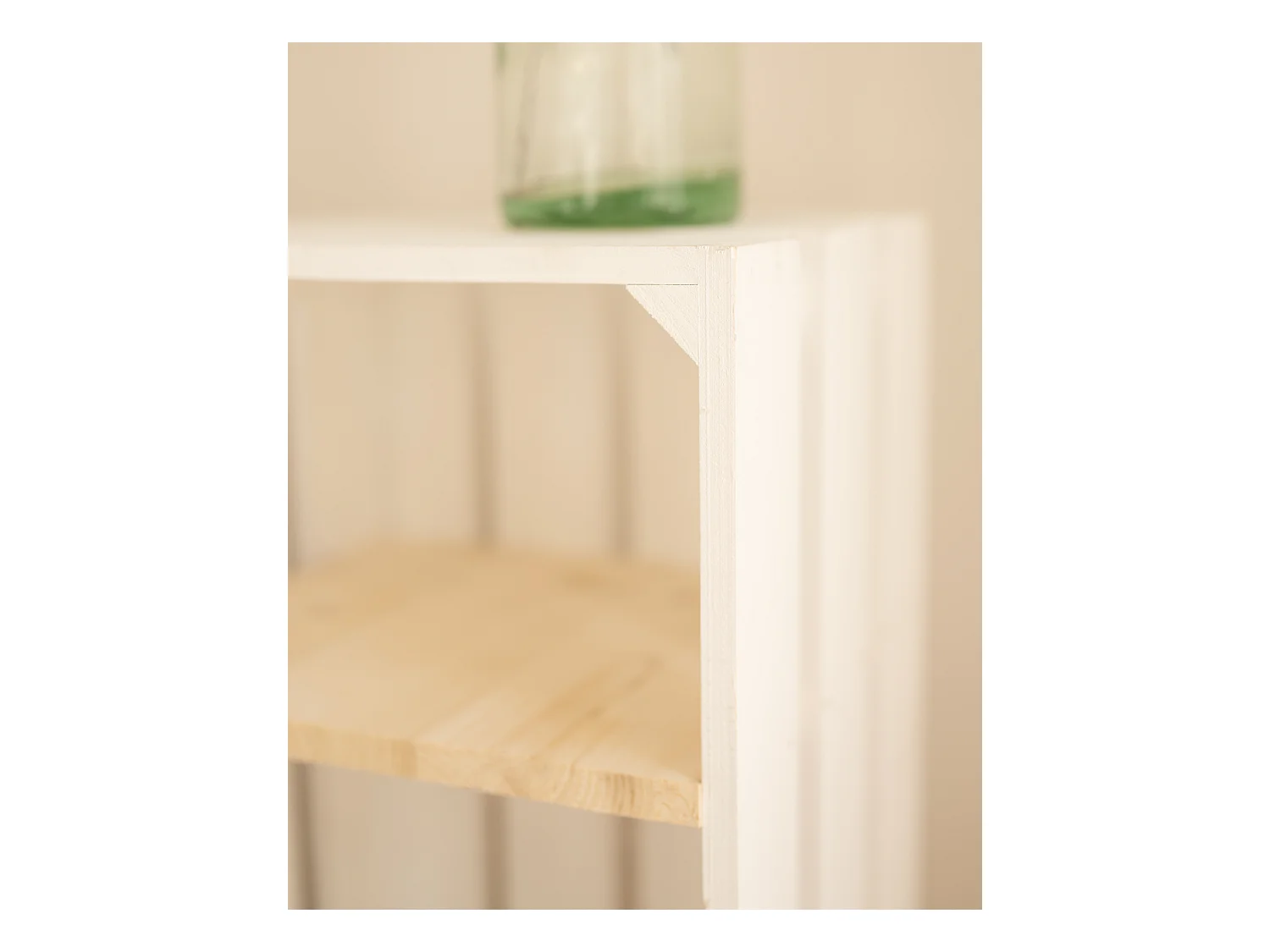 Comodino verticale in legno massello in tono bianco 25,5x66cm - BOX - DECOWOOD