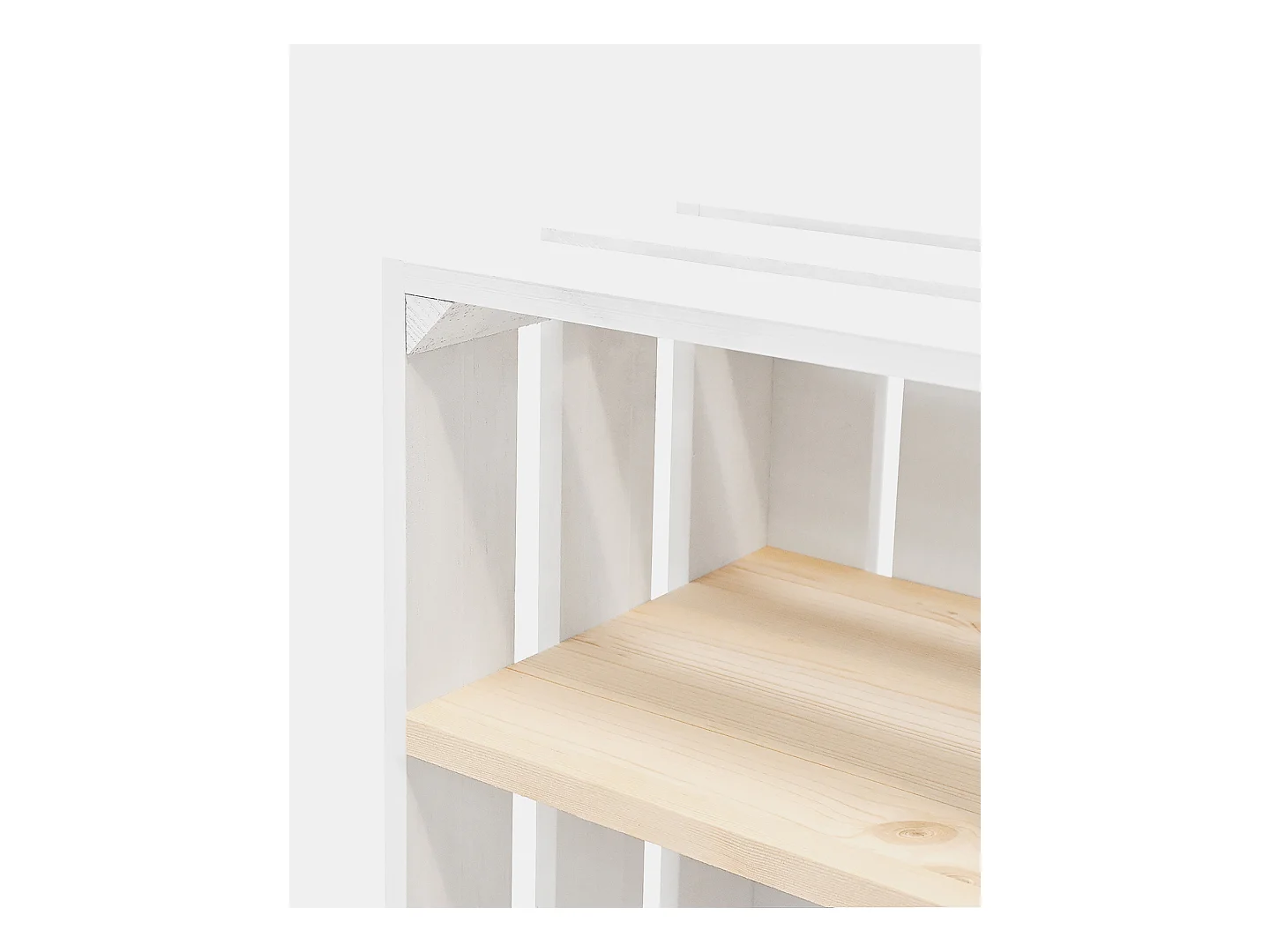 Comodino verticale in legno massello in tono bianco 25,5x66cm - BOX - DECOWOOD