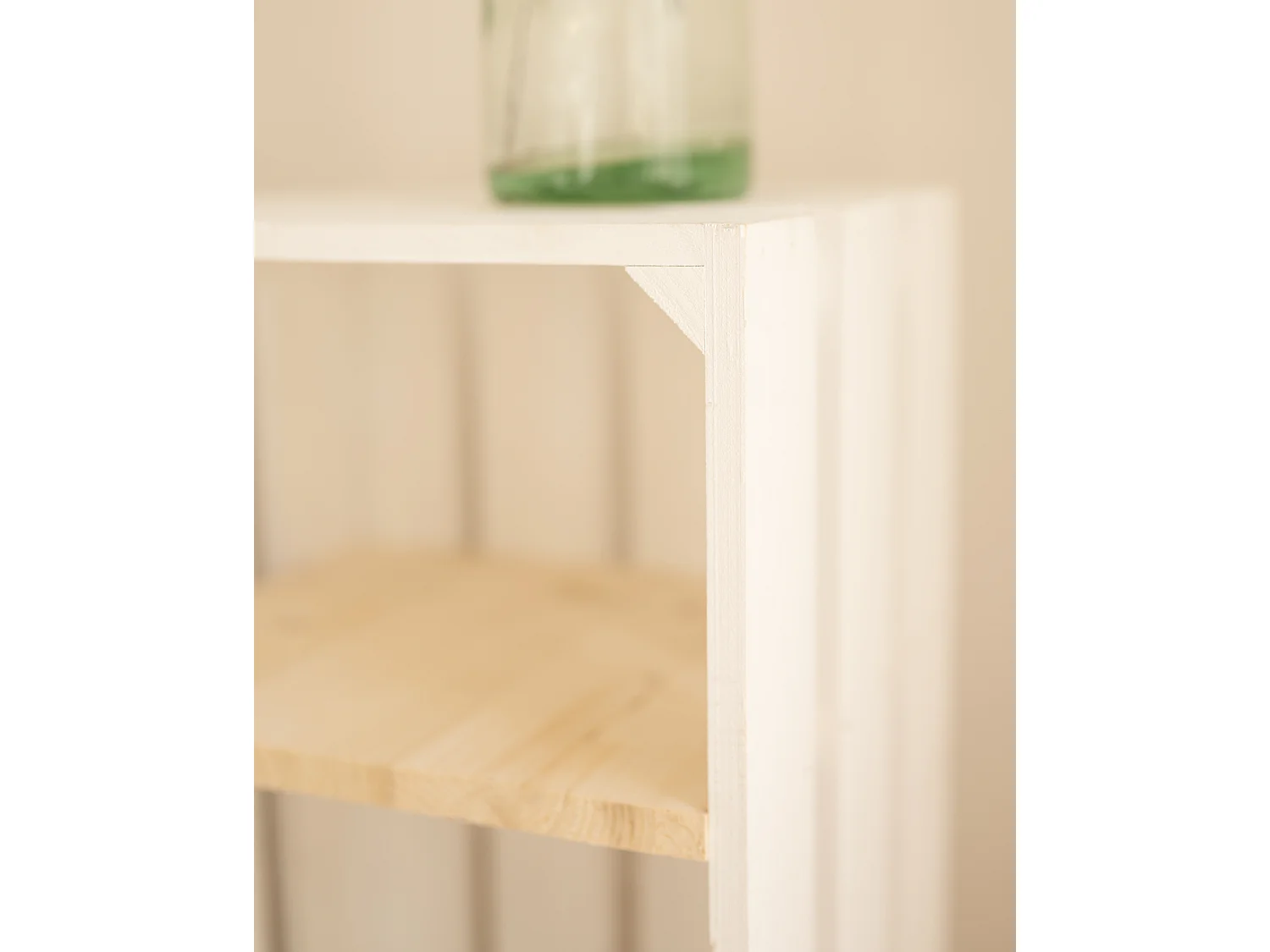 Comodino verticale in legno massello in tono bianco 25,5x66cm - BOX - DECOWOOD