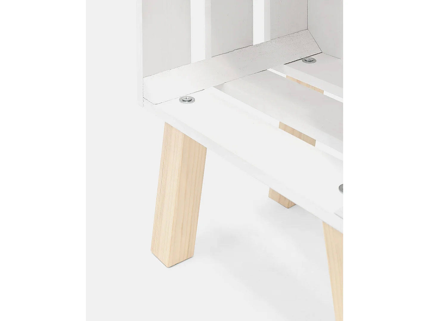 Comodino verticale in legno massello in tono bianco 25,5x66cm - BOX - DECOWOOD