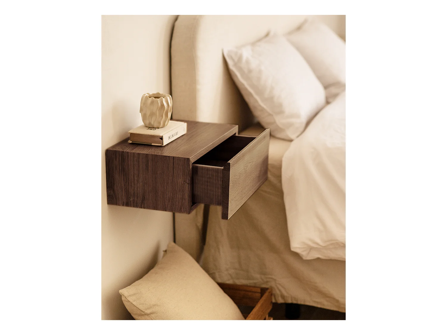 Set 2 comodini 1 cassetto in legno massello tono noce 40x15x25cm - INGRID - DECOWOOD