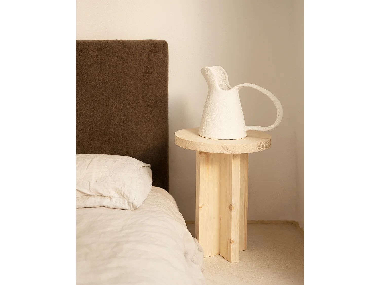 Mesita de noche redonda de madera de abeto Decowood en color natural de 45x35cm - TOKYO - DECOWOOD