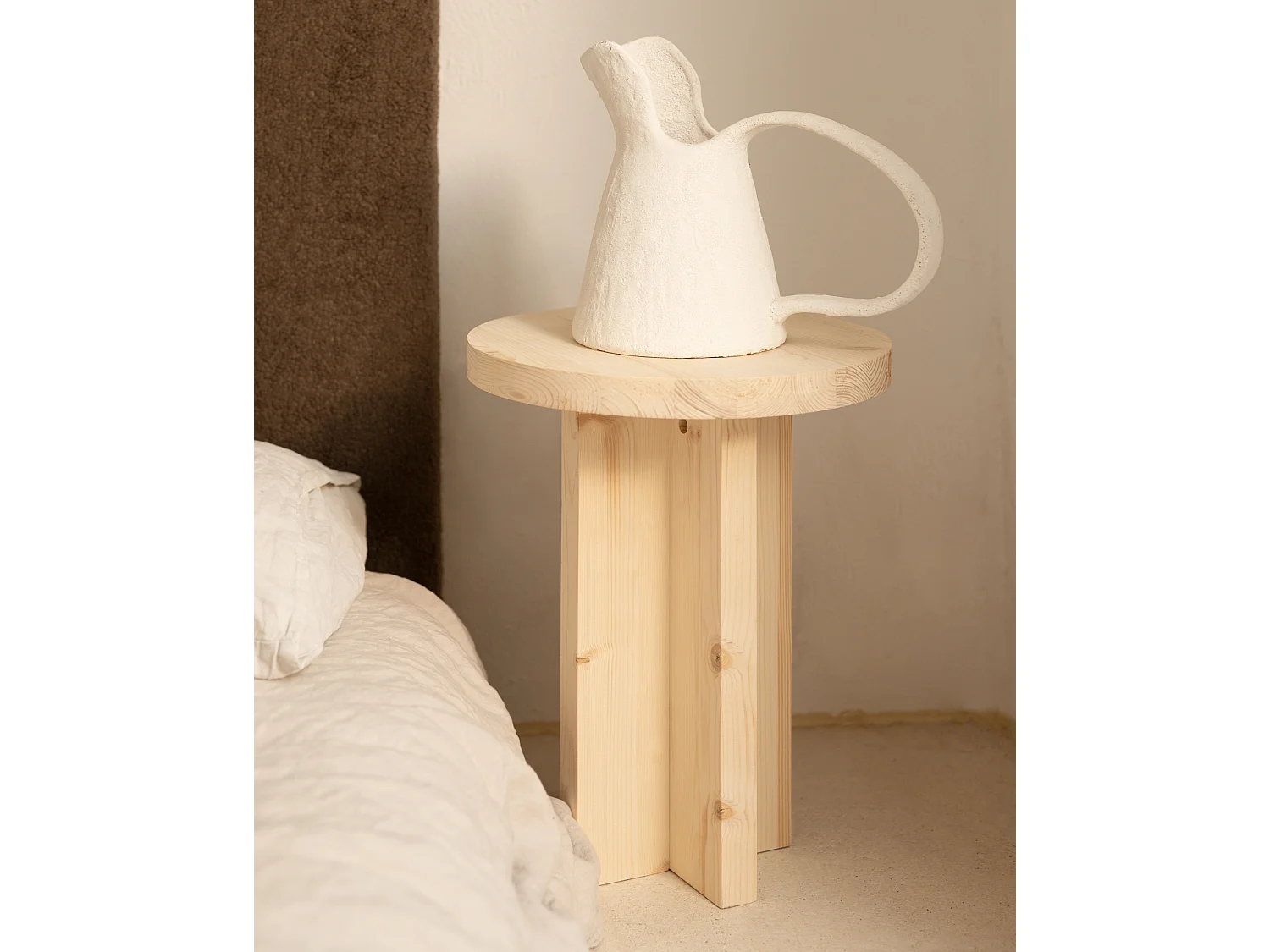 Mesita de noche redonda de madera de abeto Decowood en color natural de 45x35cm - TOKYO - DECOWOOD