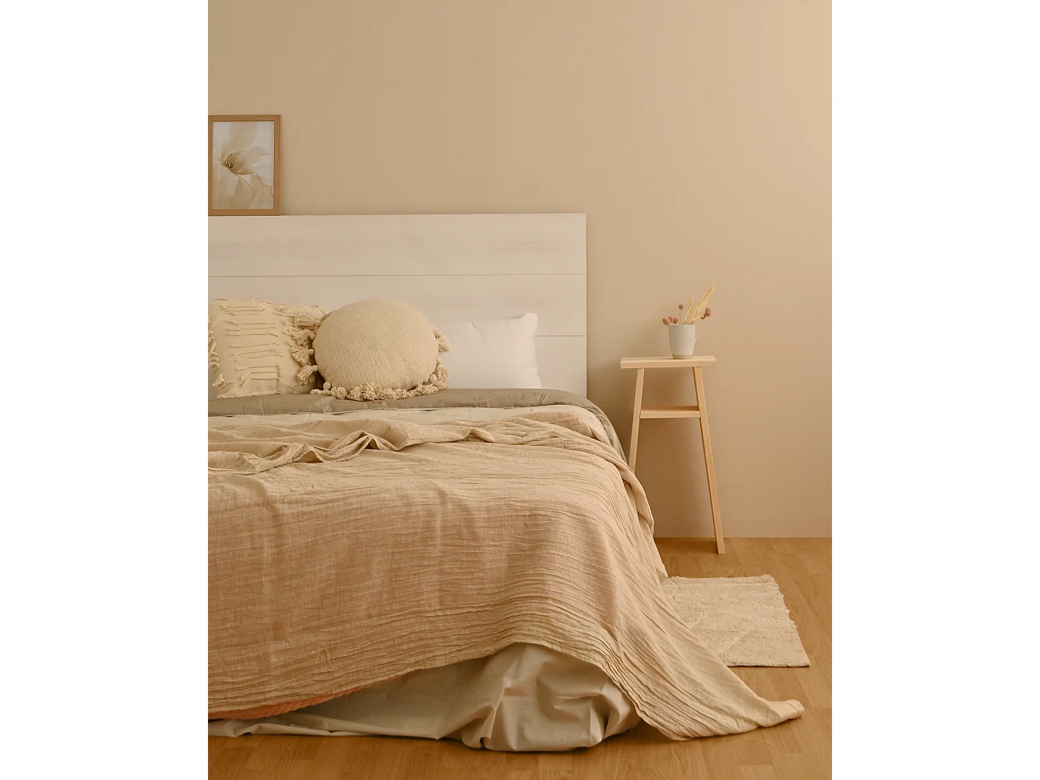 Mesita de noche de madera maciza en tono natural de 20x60cm - ARITZ - DECOWOOD