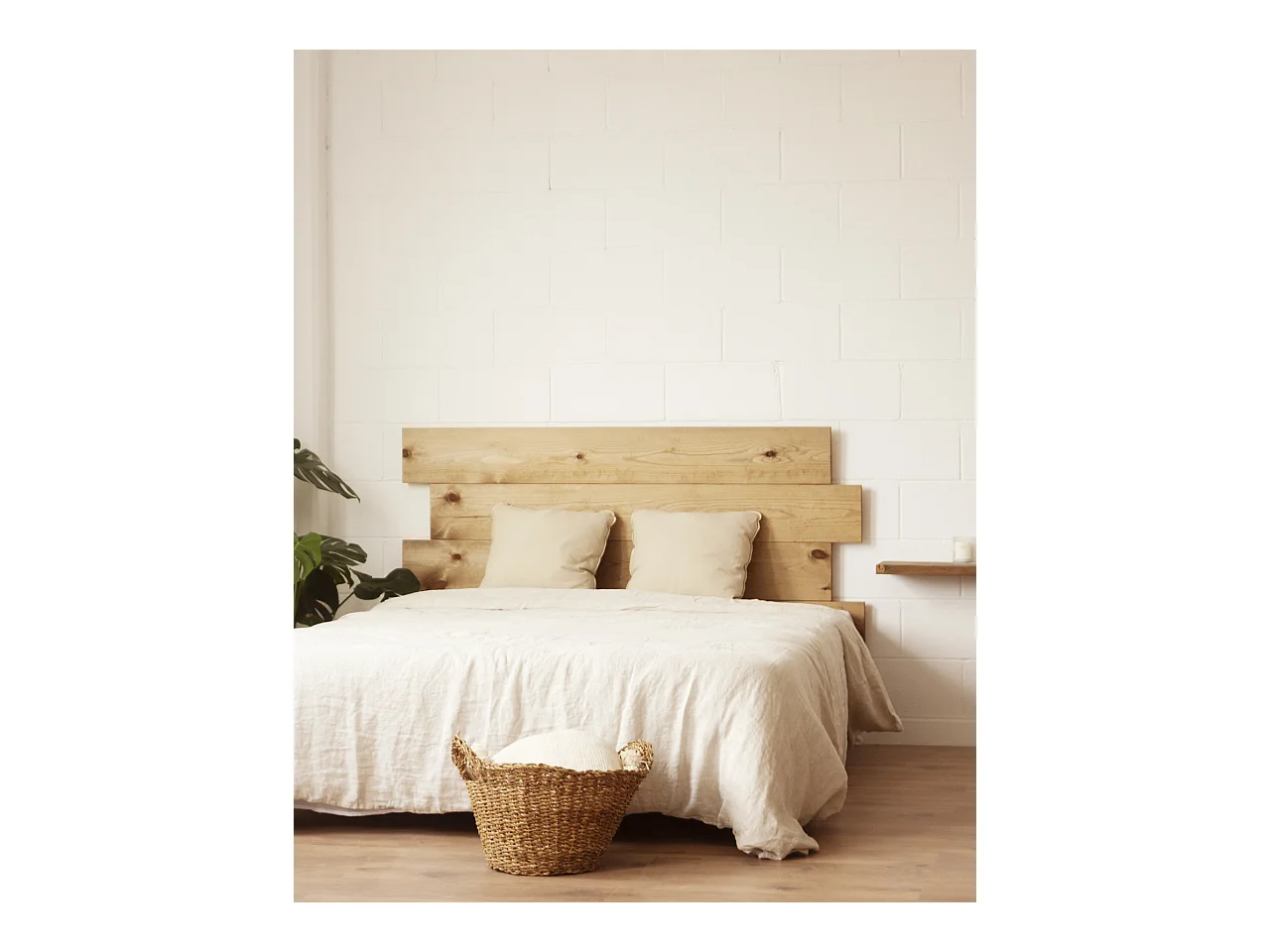 Mesita de noche de pared de madera de abeto Decowood en color roble oscuro de 45x3,2cm - HAK - DECOWOOD