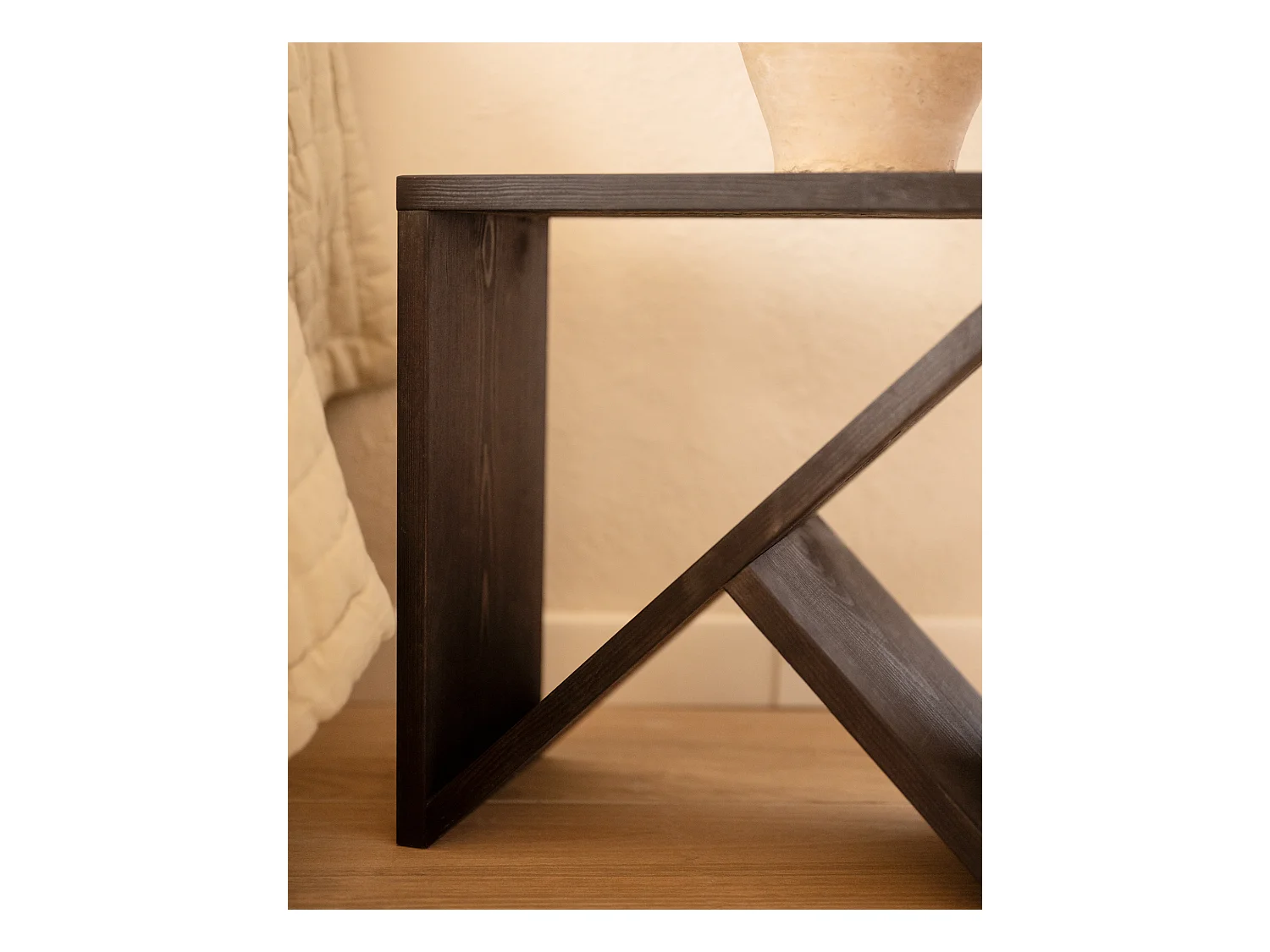 Comodino in legno massello in tono nero 40x40cm - STOKE - DECOWOOD