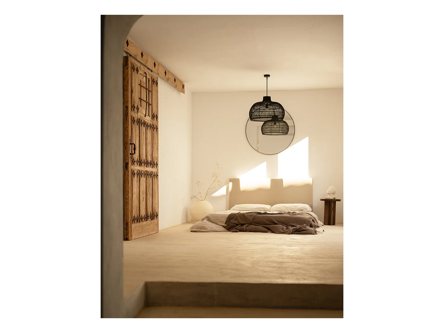 Comodino in legno massello in tono noce 35x45cm - TOKYO - DECOWOOD